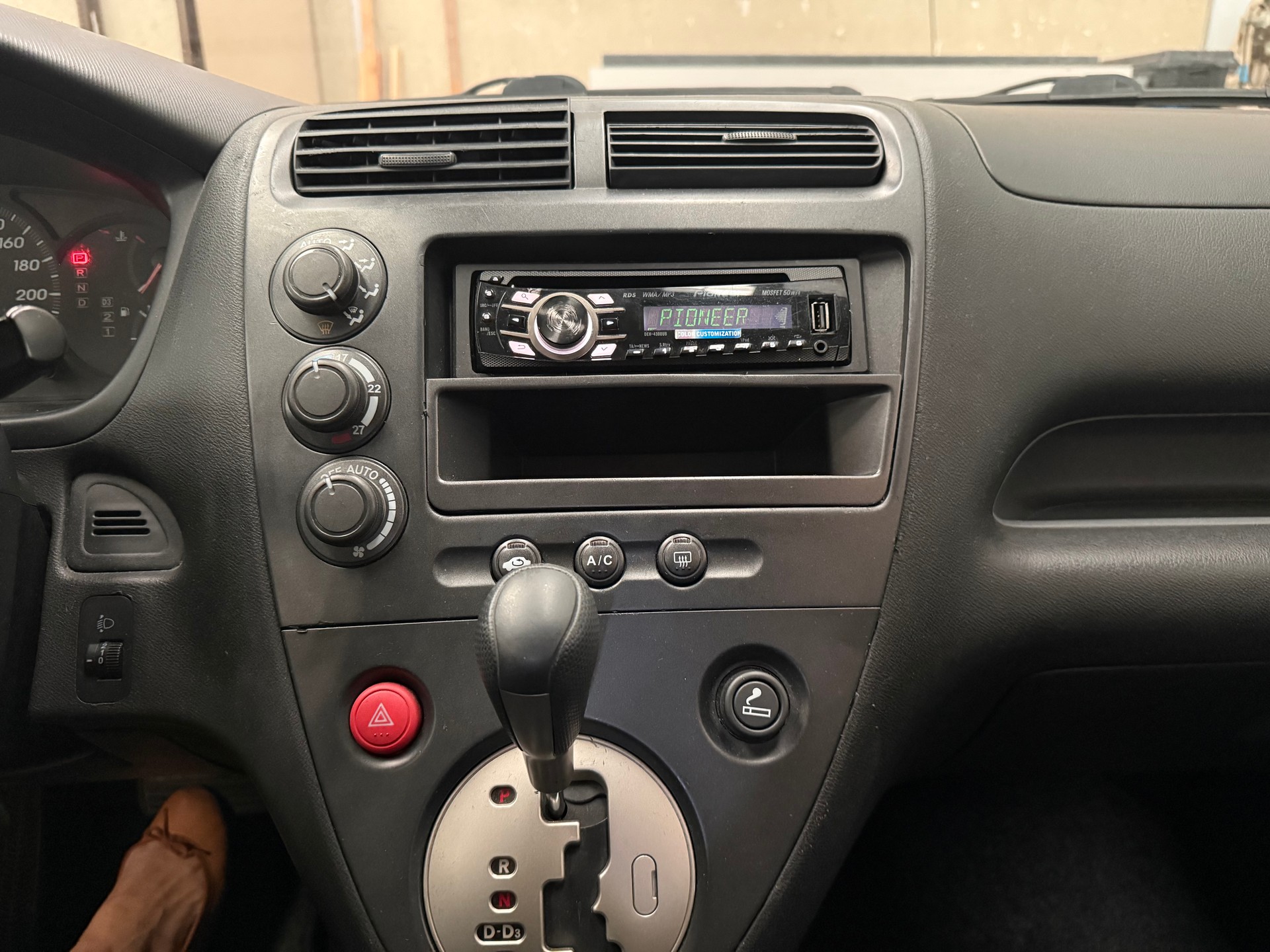 HONDA Civic 1.6i ES-image-4