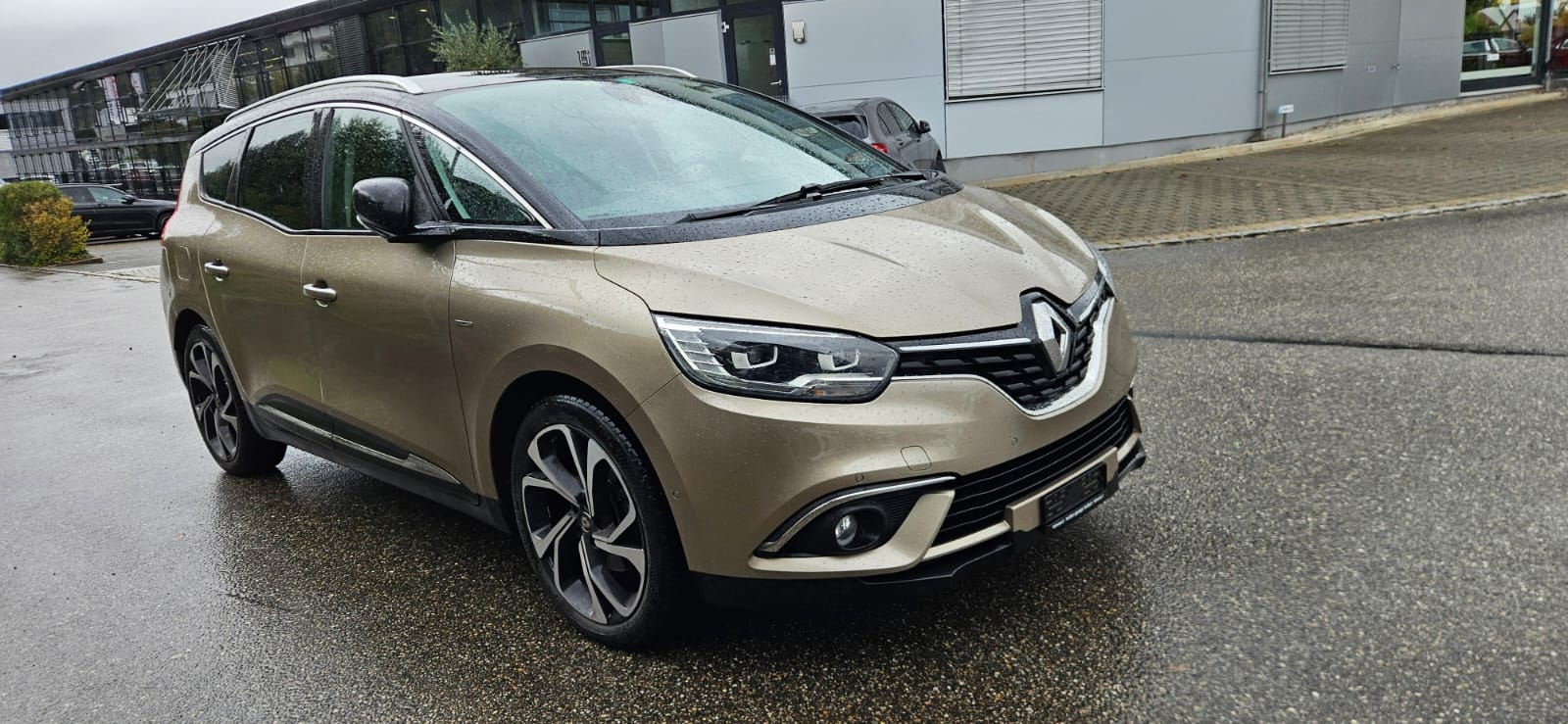 RENAULT Grand Scénic 1.6 dCi Initiale Paris EDC-image-6