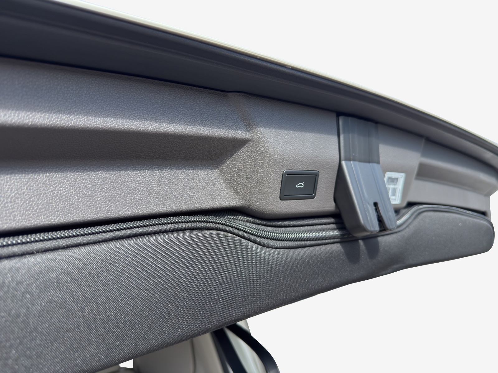 VW California eHybrid Beach Tour Liberty 4Motion-image-13