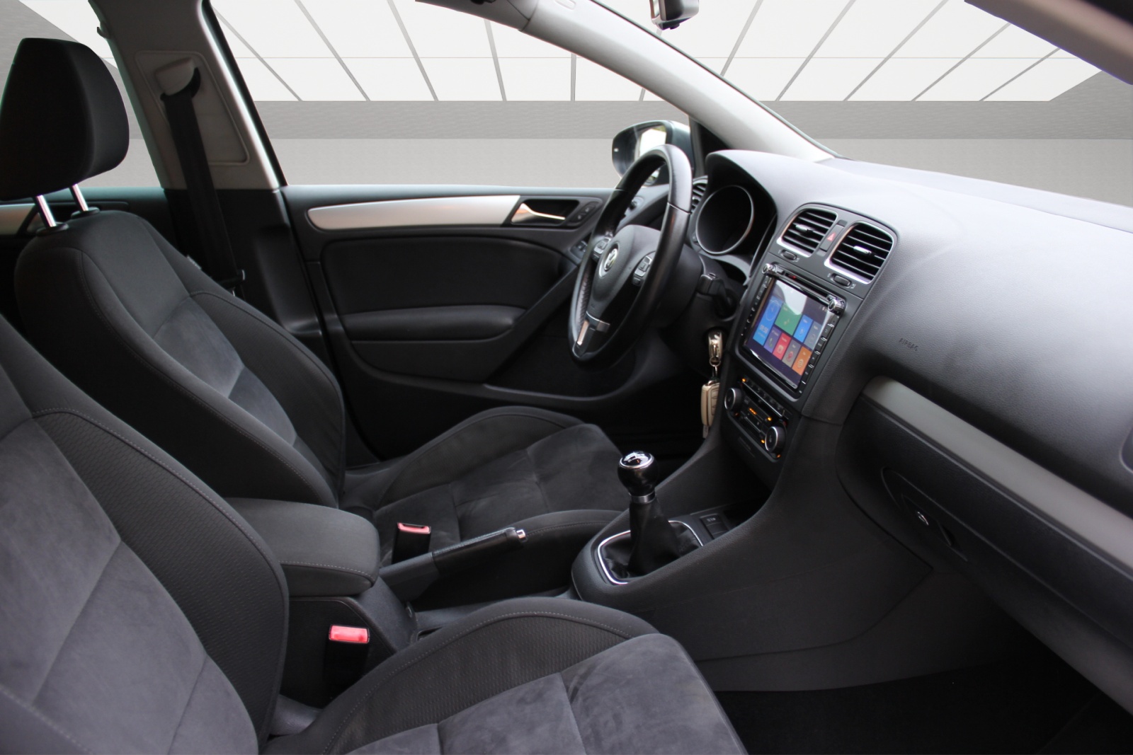 VW Golf 1.4 TSI Highline-image-13