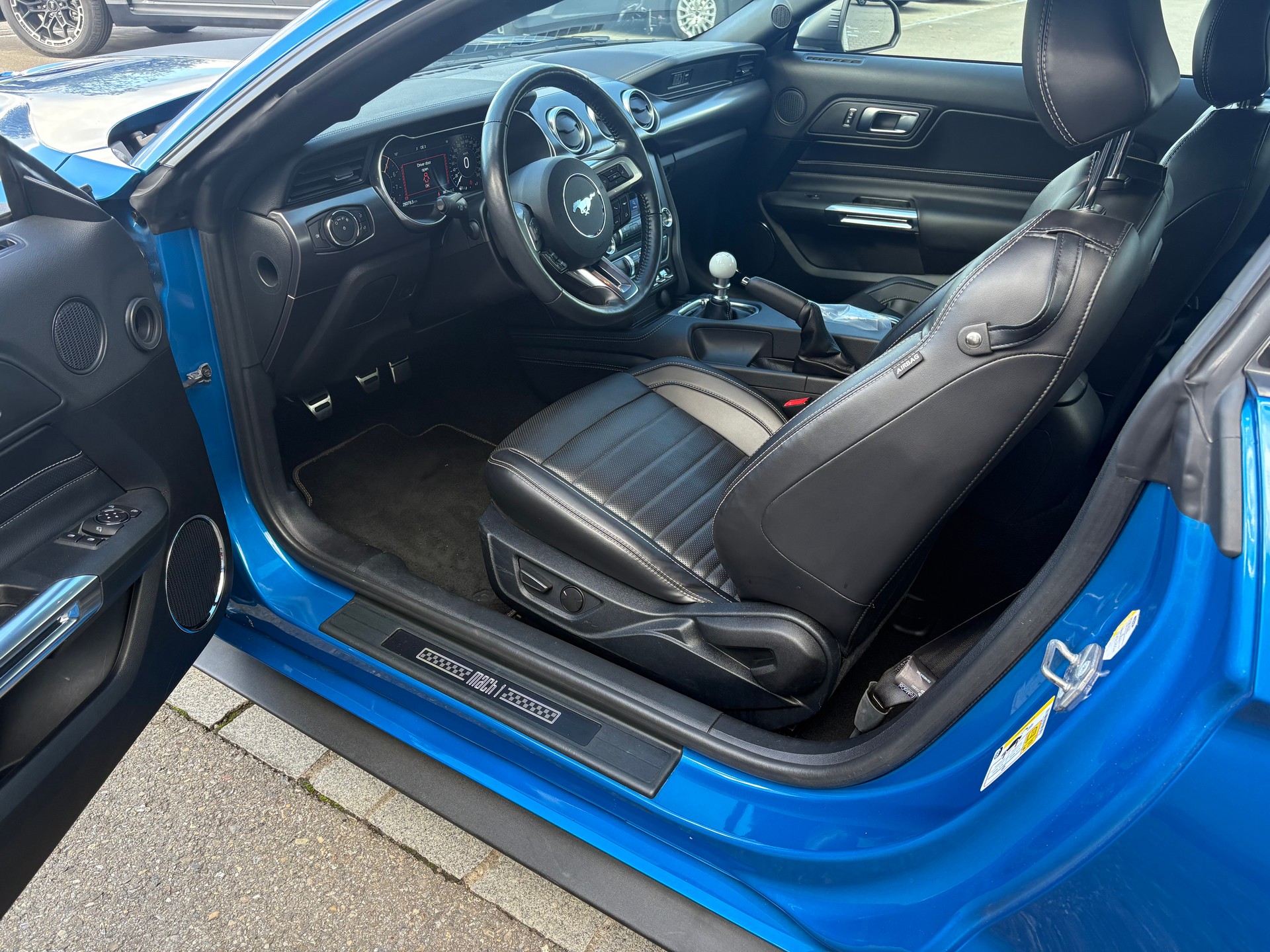 FORD Mustang Coupé 5.0 V8 Mach 1-image-5