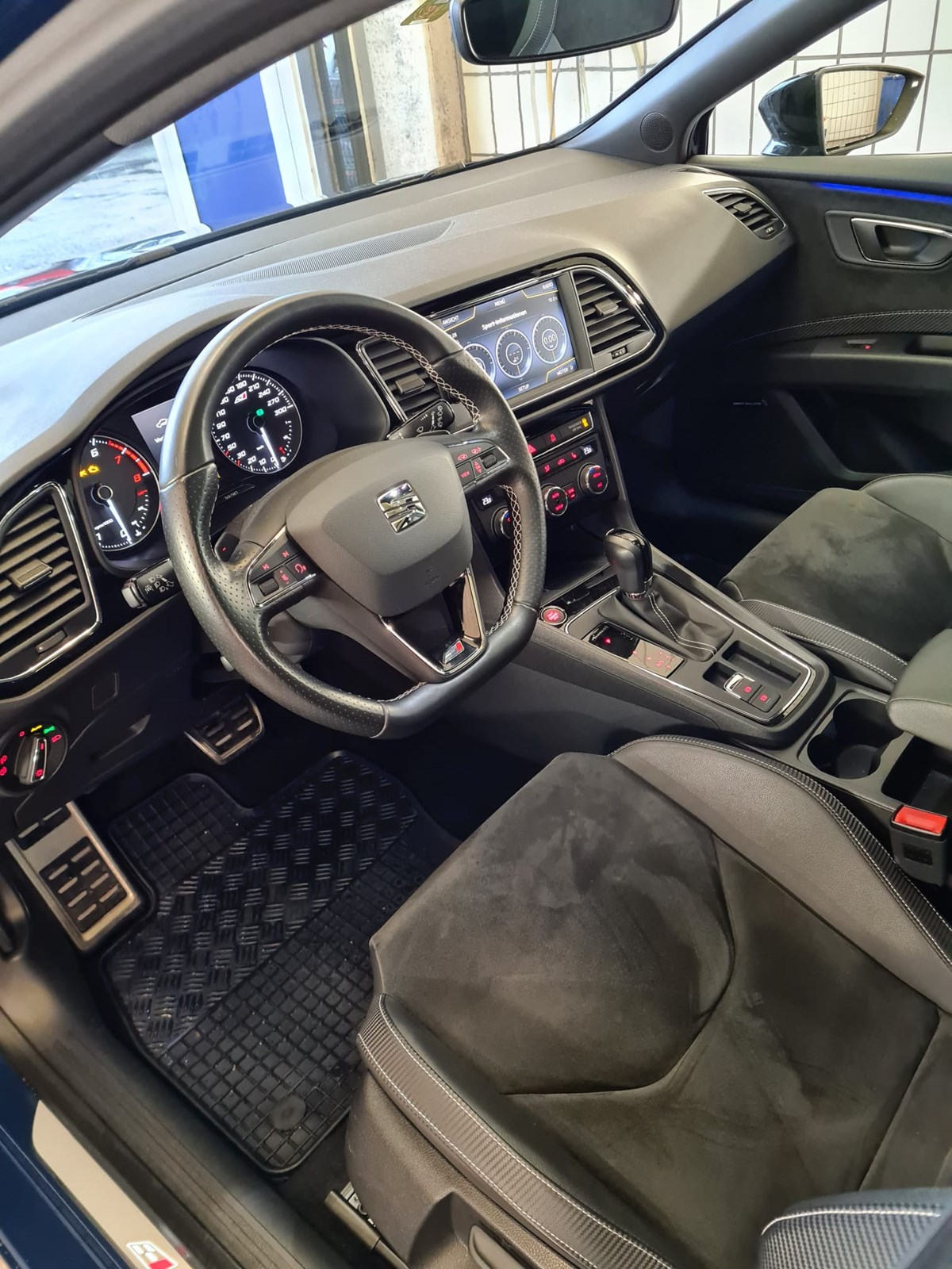 SEAT Leon ST 2.0 TSI Cupra 300 4 Drive DSG-image-8