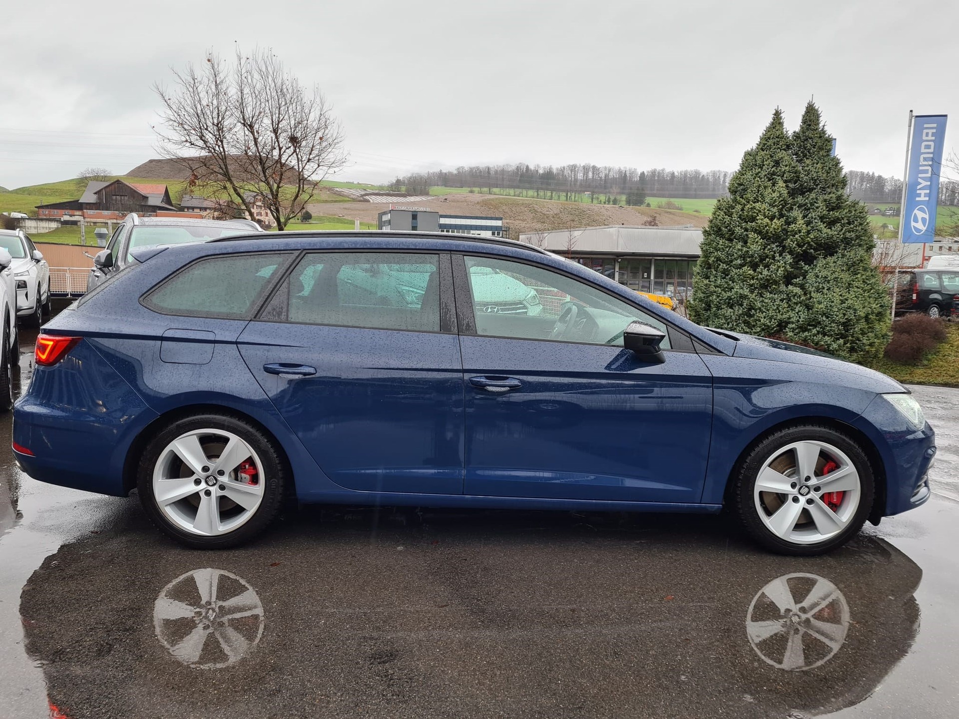 SEAT Leon ST 2.0 TSI Cupra 300 4 Drive DSG-image-2
