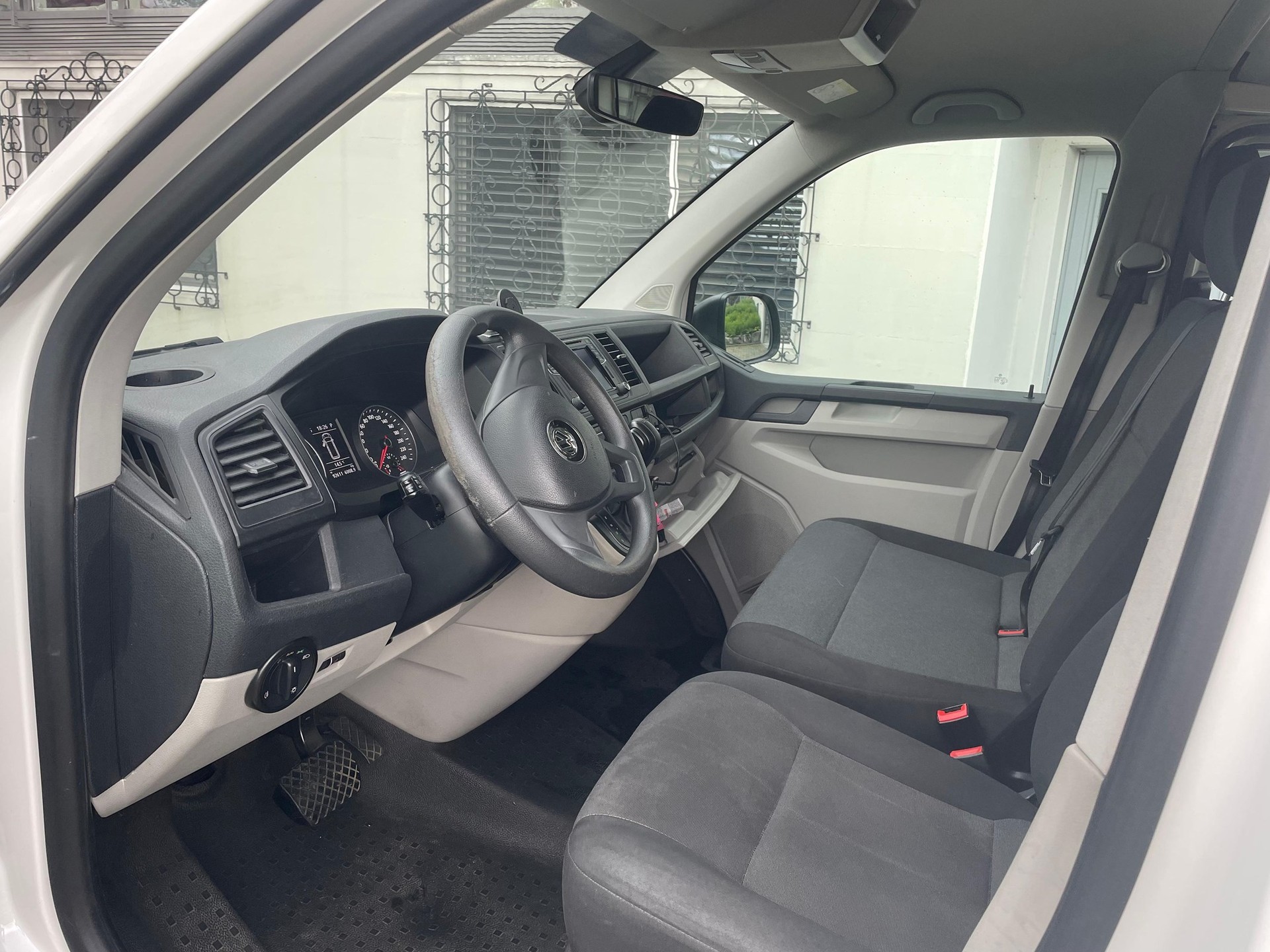 VW T6 2.0 TDI DSG-image-11