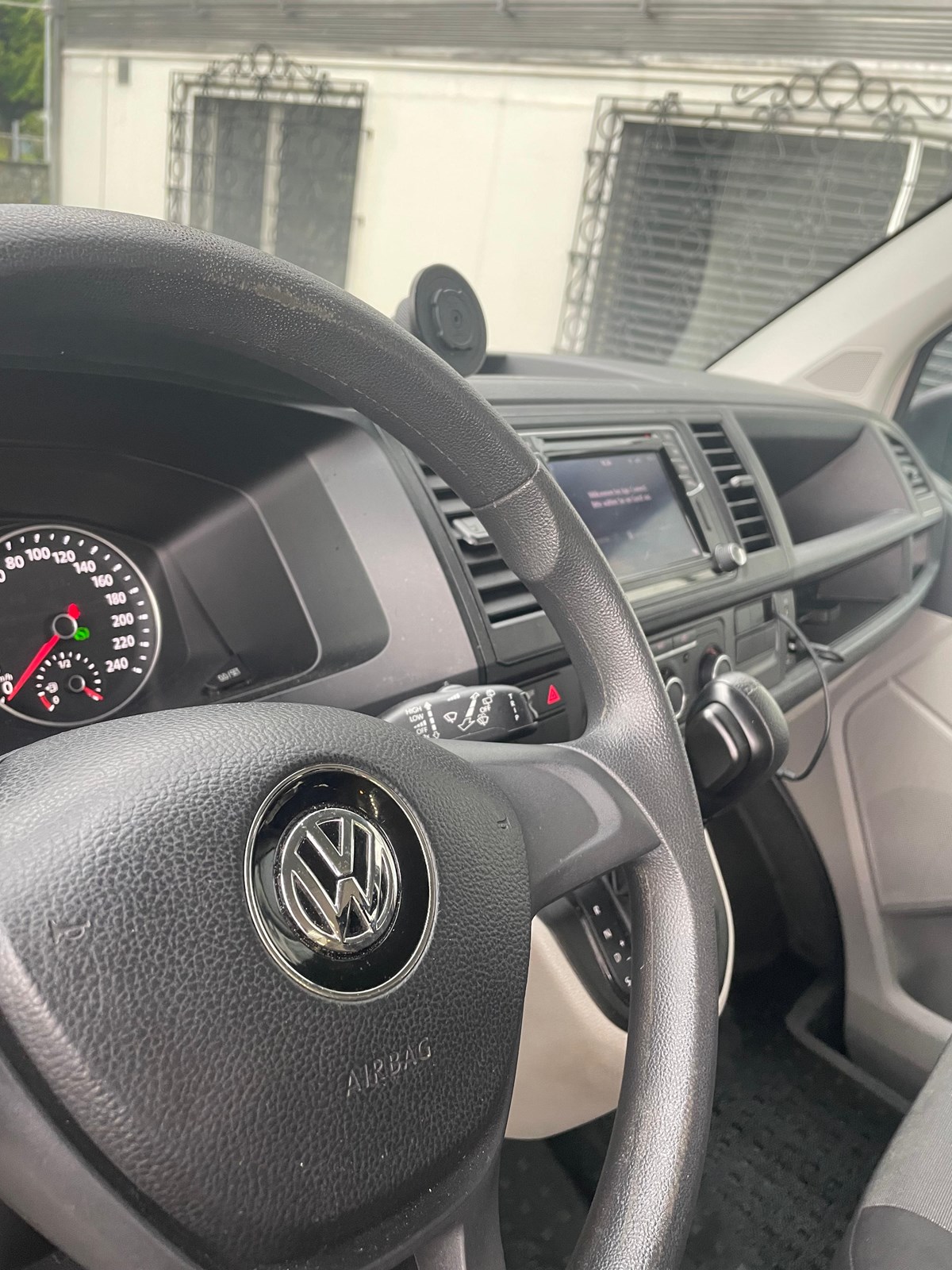 VW T6 2.0 TDI DSG-image-12