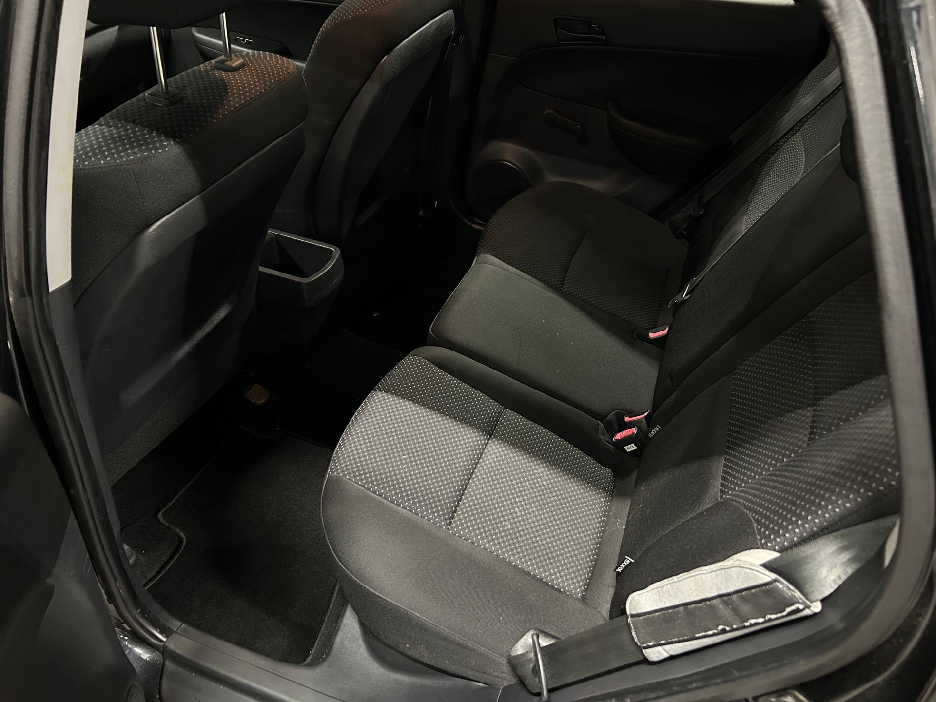 HYUNDAI i30 1.4 Comfort-image-9