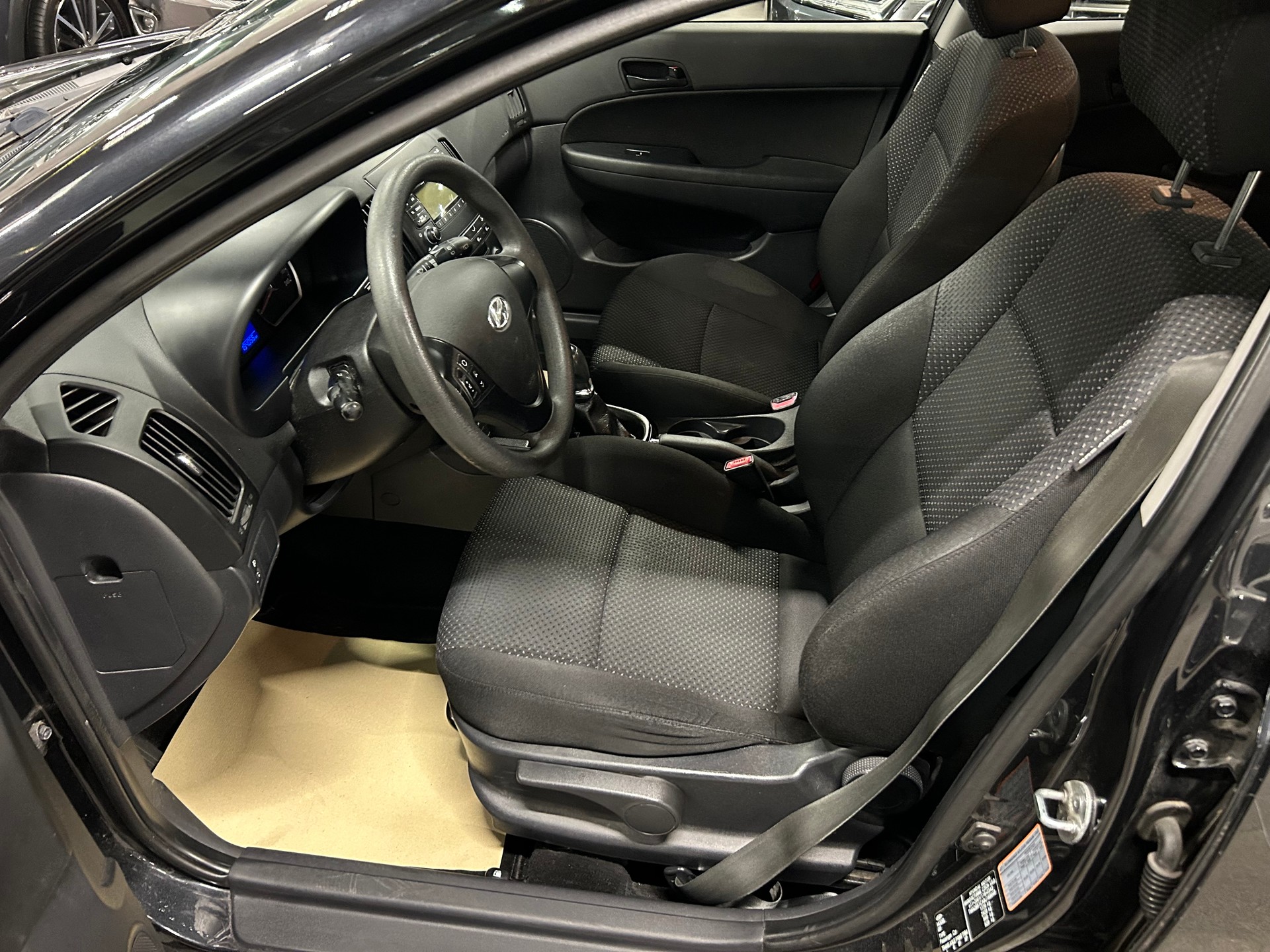 HYUNDAI i30 1.4 Comfort-image-8