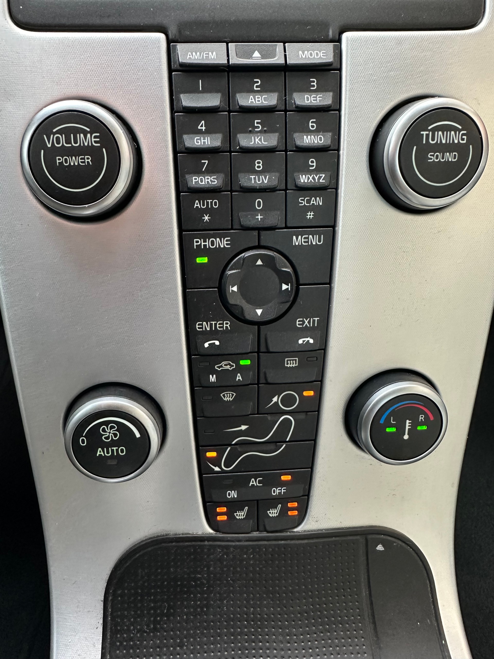 VOLVO C30 T5 Momentum Geartronic-image-18