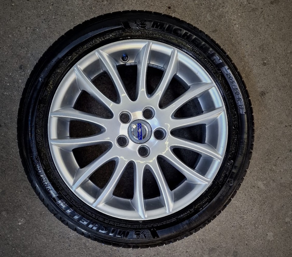 VOLVO C30 T5 Momentum Geartronic-image-22