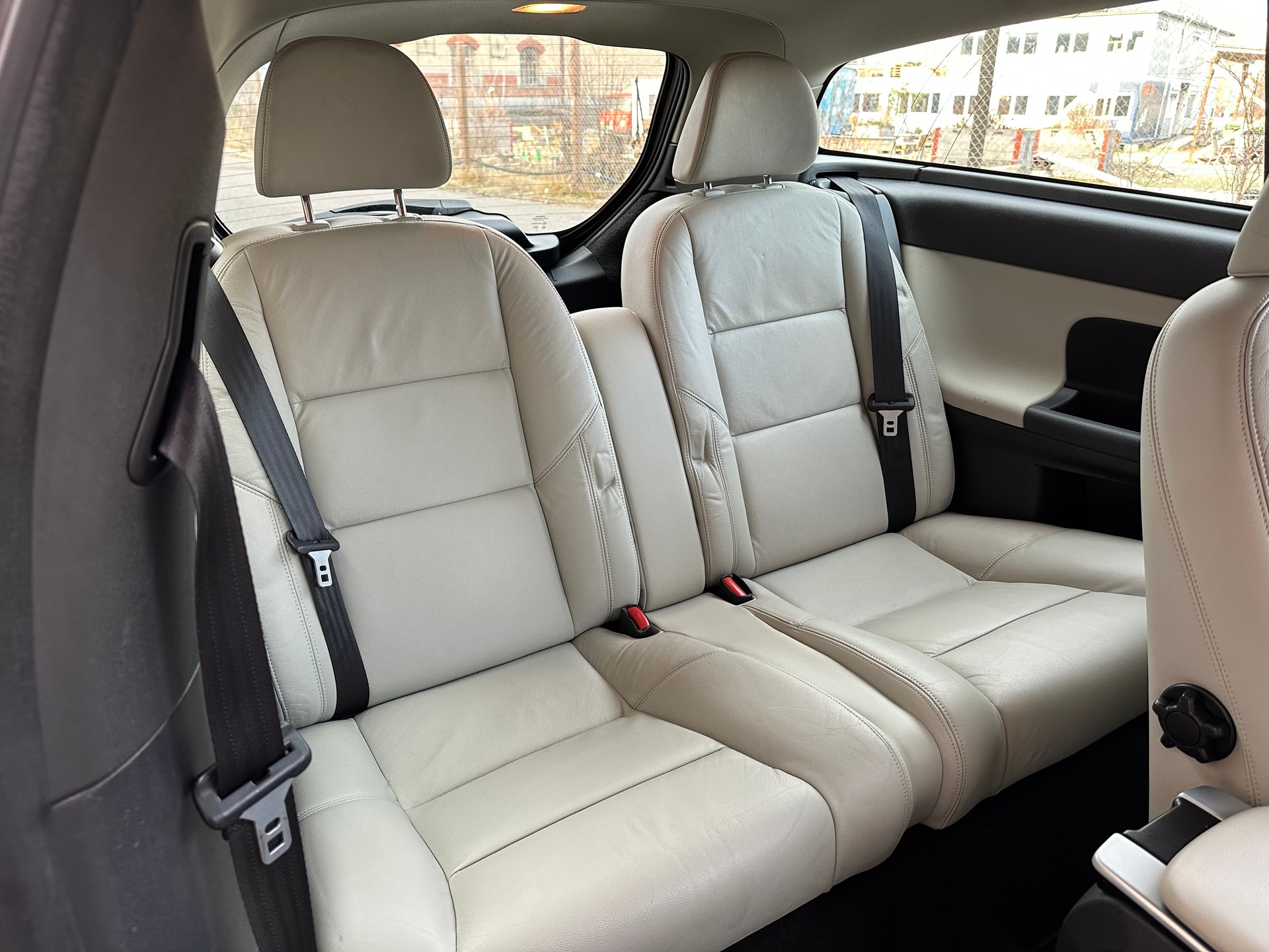 VOLVO C30 T5 Momentum Geartronic-image-15