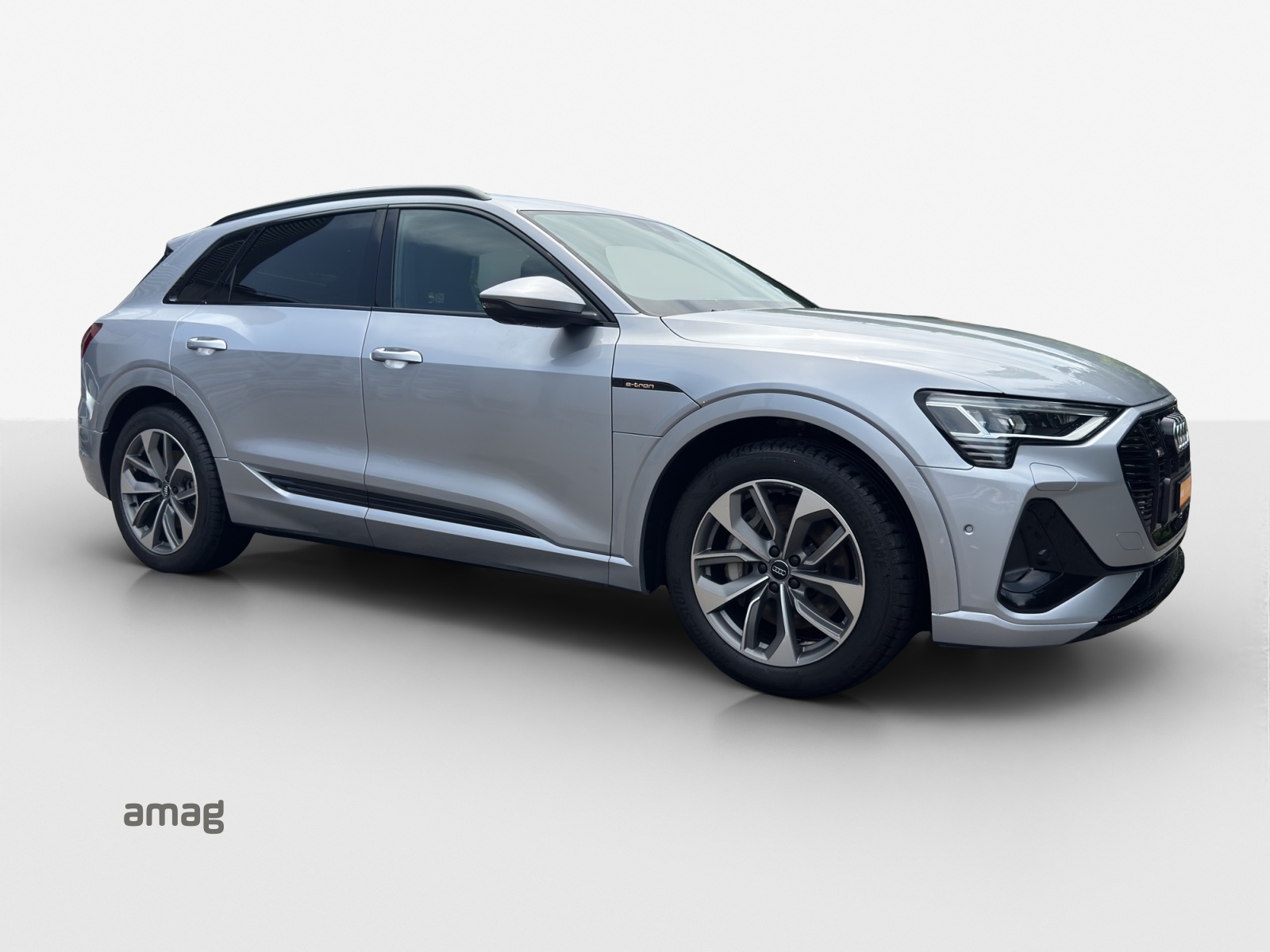 AUDI e-tron 55 S Line quattro-image-5
