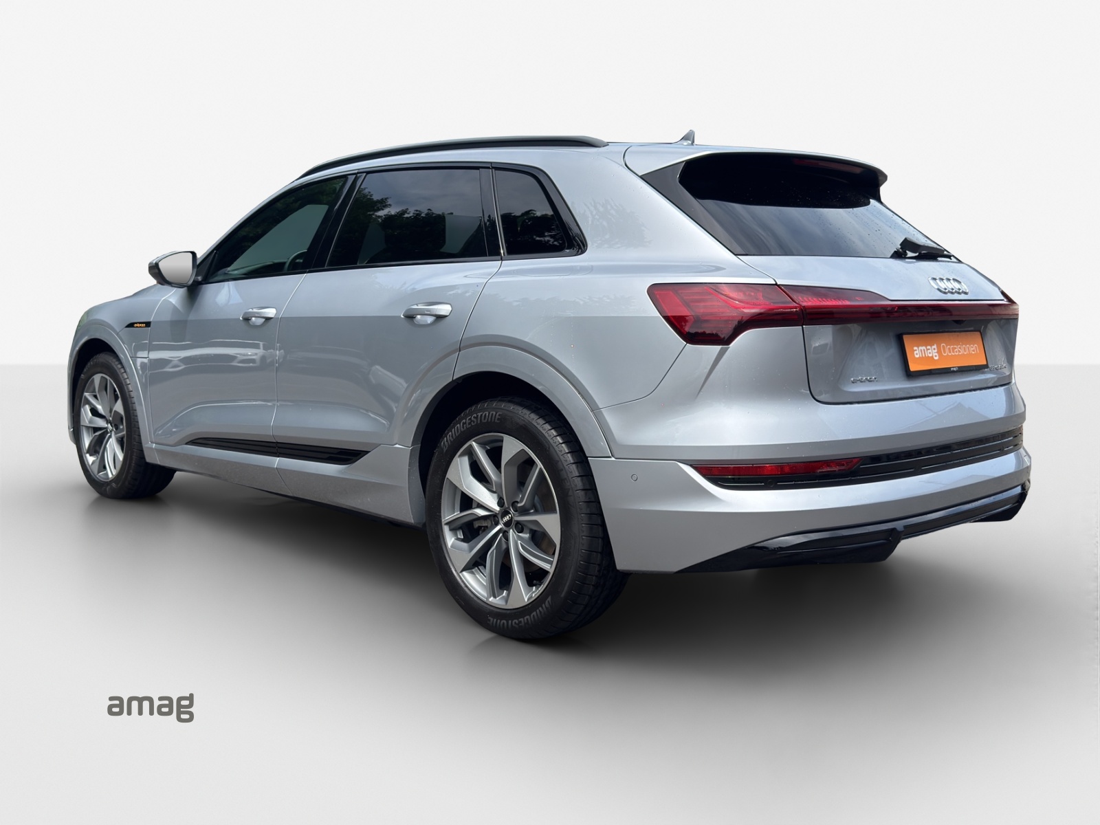 AUDI e-tron 55 S Line quattro-image-2