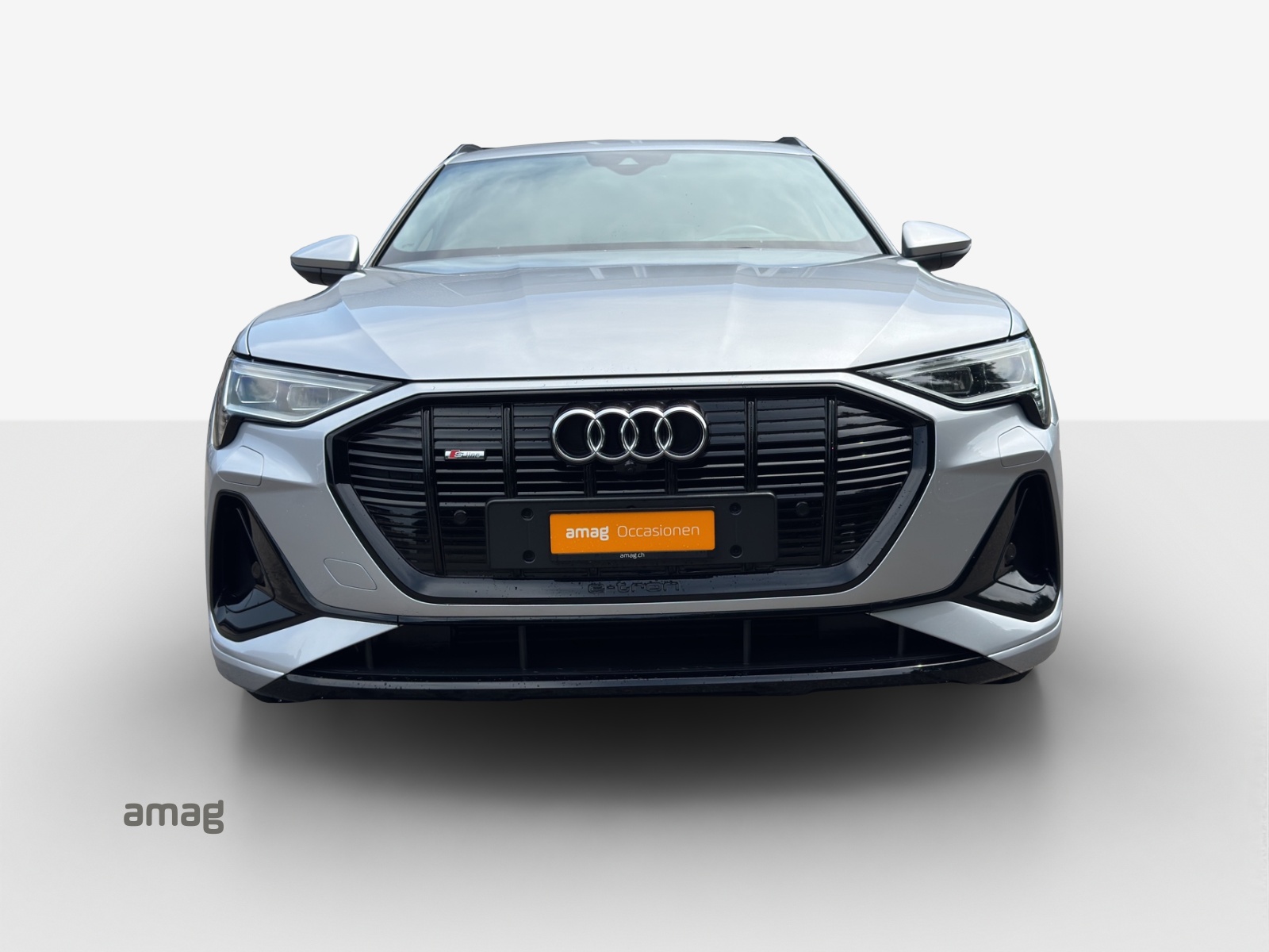 AUDI e-tron 55 S Line quattro-image-6