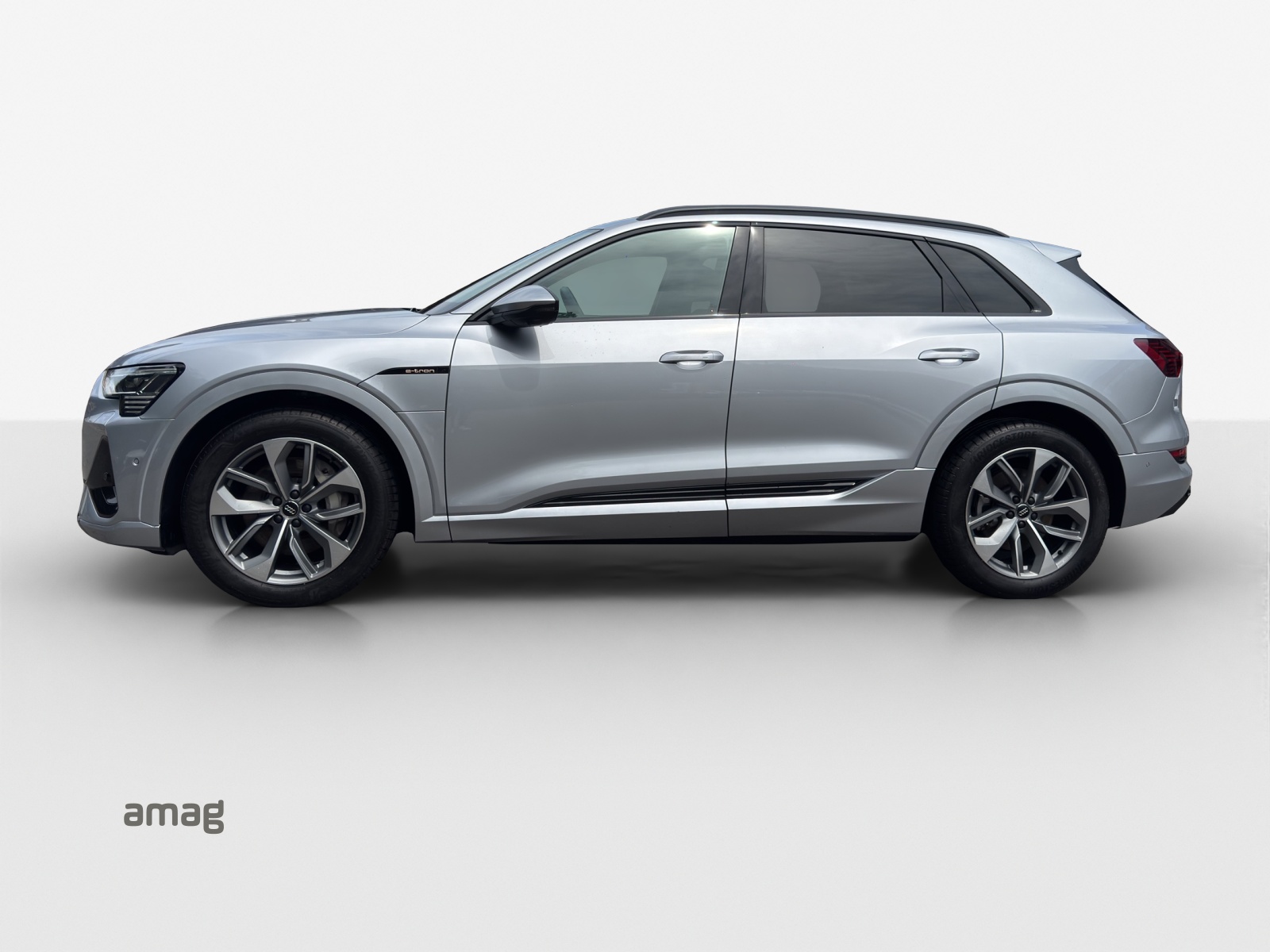 AUDI e-tron 55 S Line quattro-image-1