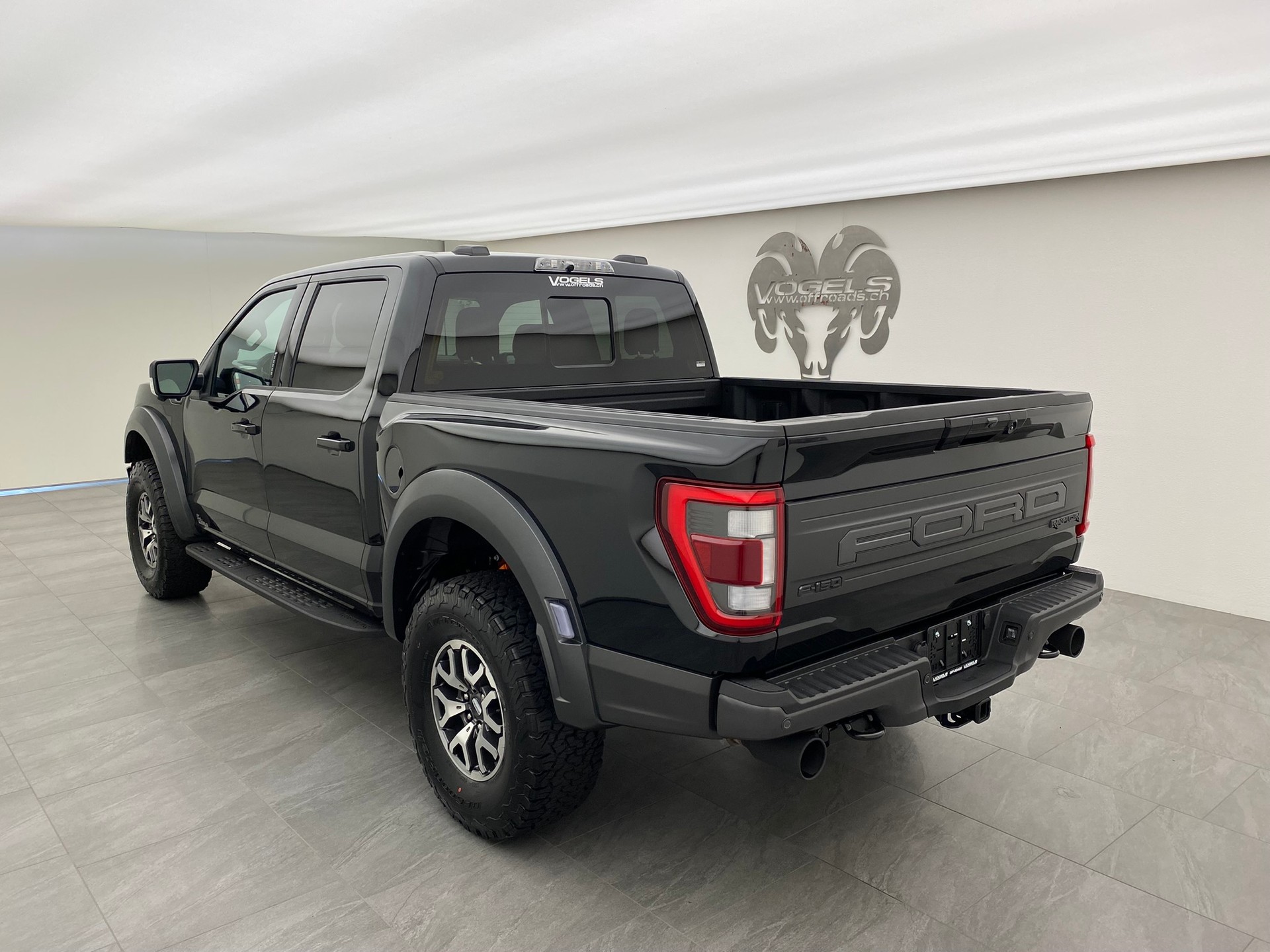 FORD F-150 Raptor Crew Cab-image-6