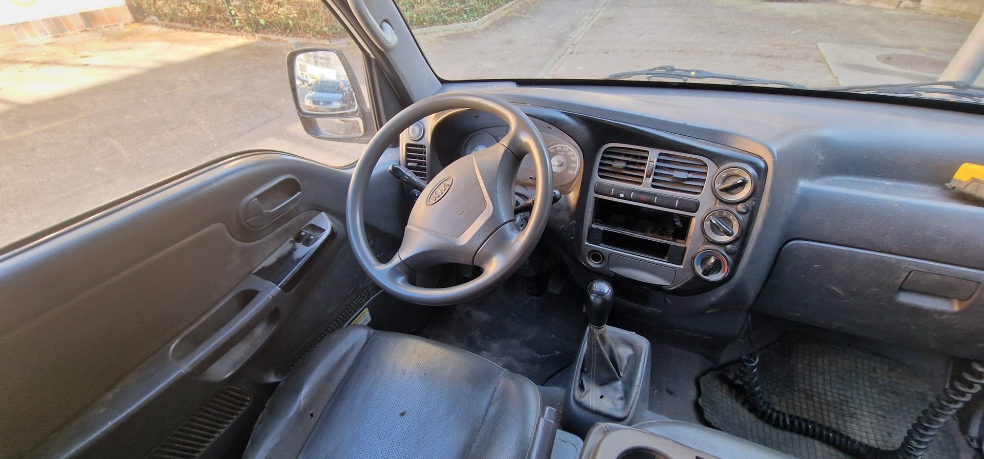 KIA K2500-image-14