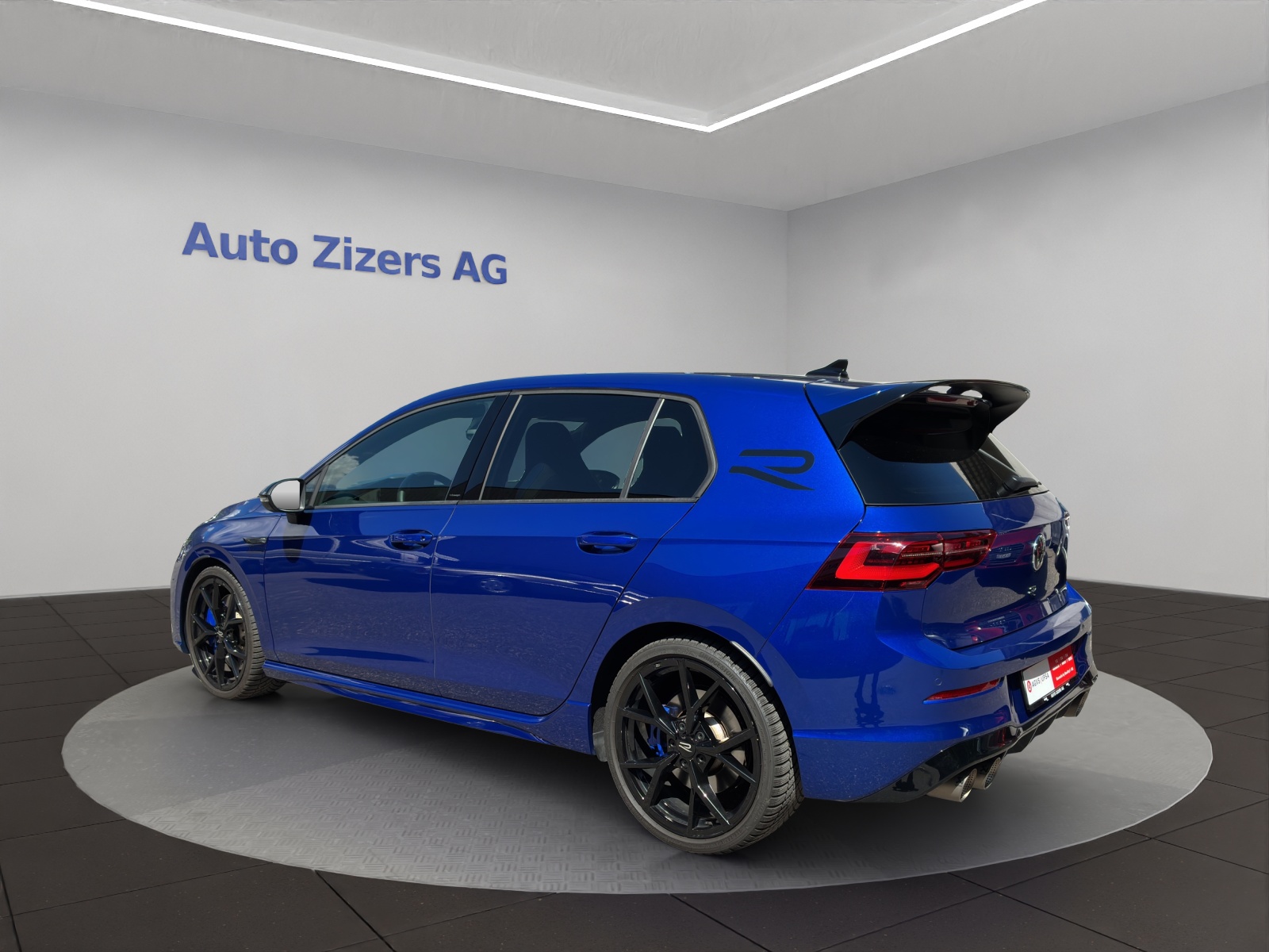 VW Golf 2.0 TSI R DSG 4Motion-image-3