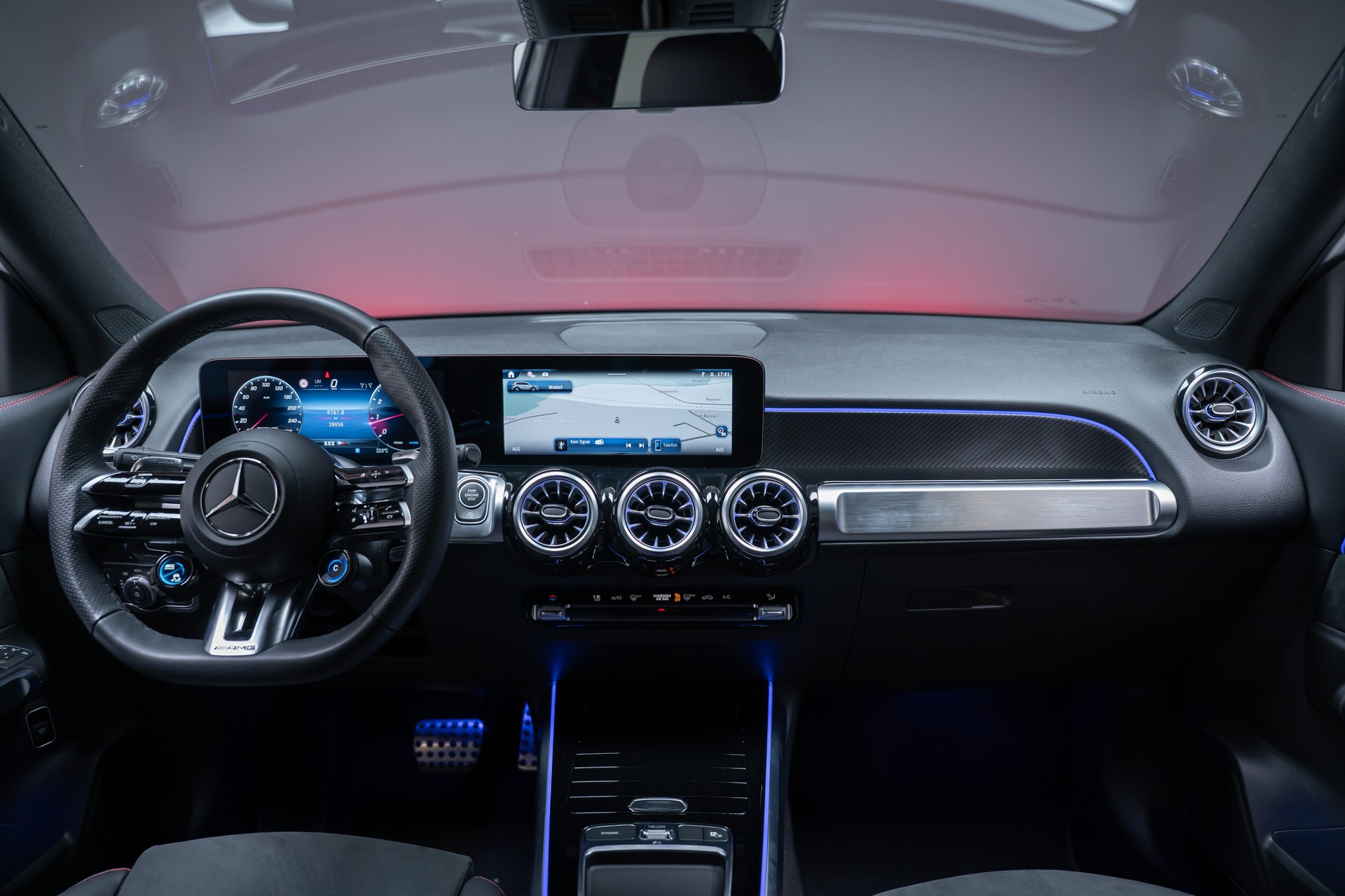 MERCEDES-BENZ GLB 35 AMG 4matic / Facelift / Ambiente-Beleuchtung / Rückfahrkamera-image-23