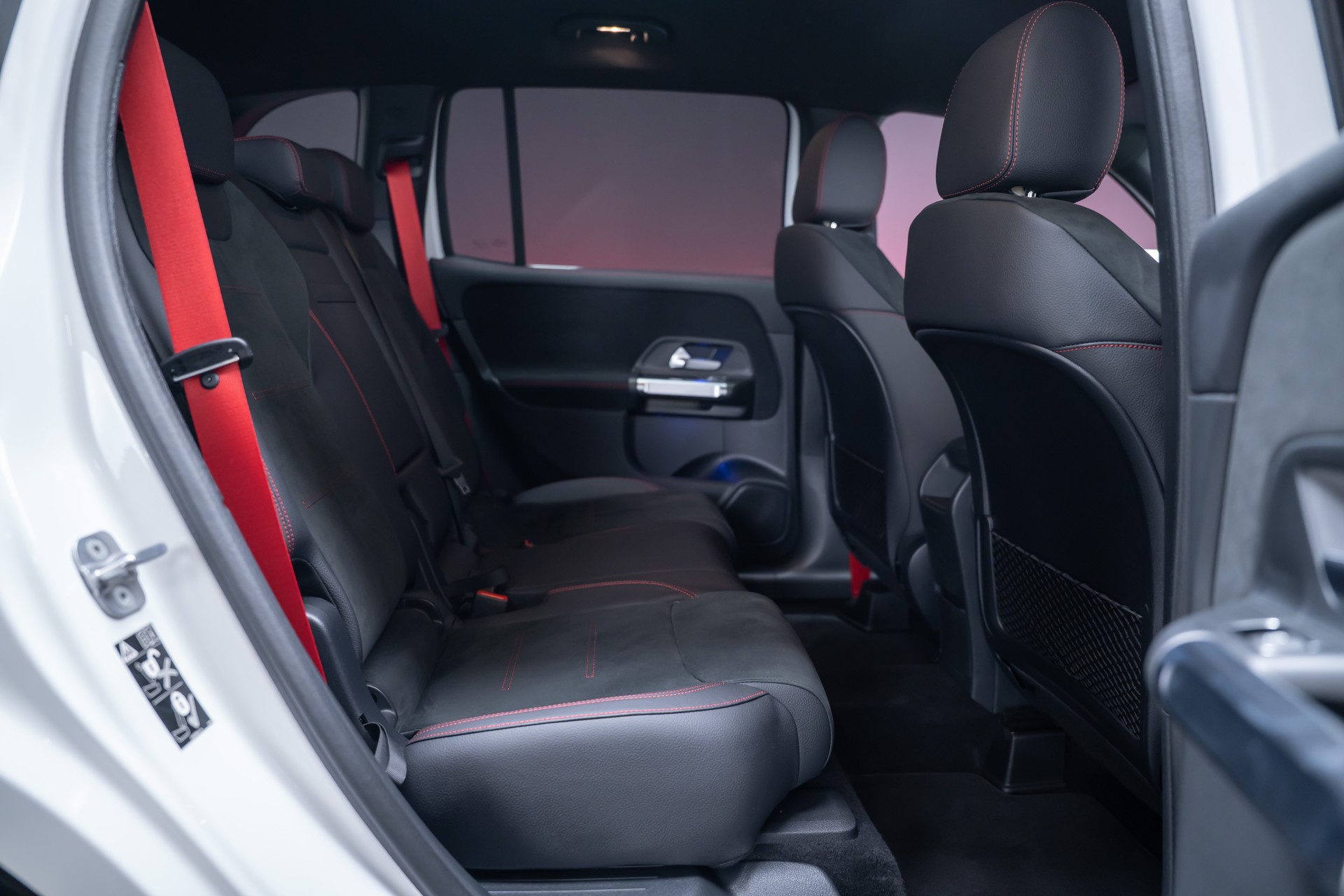 MERCEDES-BENZ GLB 35 AMG 4matic / Facelift / Ambiente-Beleuchtung / Rückfahrkamera-image-19