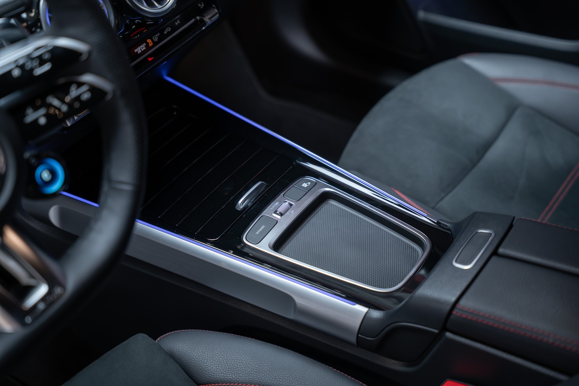 MERCEDES-BENZ GLB 35 AMG 4matic / Facelift / Ambiente-Beleuchtung / Rückfahrkamera-image-15