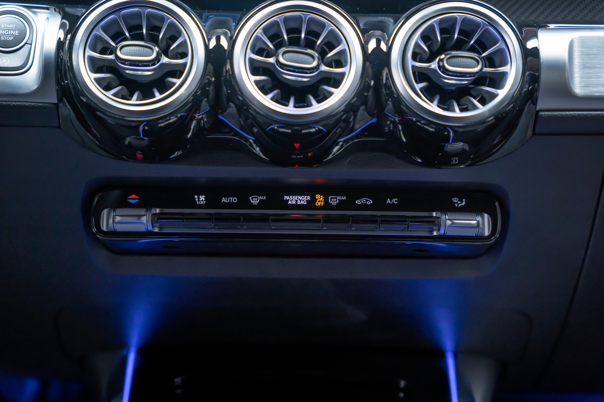 MERCEDES-BENZ GLB 35 AMG 4matic / Facelift / Ambiente-Beleuchtung / Rückfahrkamera-image-35