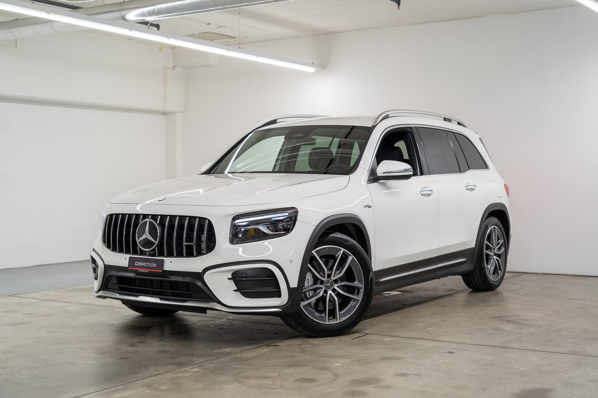 MERCEDES-BENZ GLB 35 AMG 4matic / Facelift / Ambiente-Beleuchtung / Rückfahrkamera-image-0