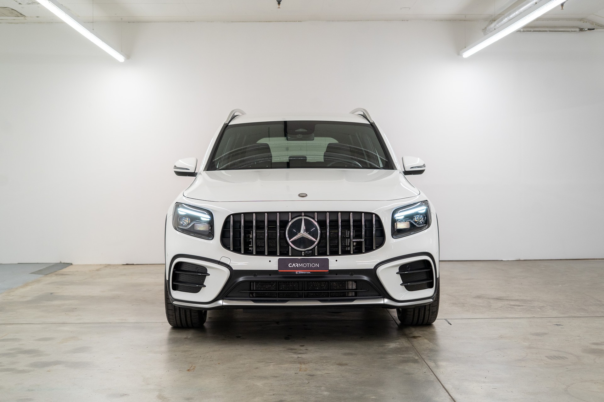 MERCEDES-BENZ GLB 35 AMG 4matic / Facelift / Ambiente-Beleuchtung / Rückfahrkamera-image-1