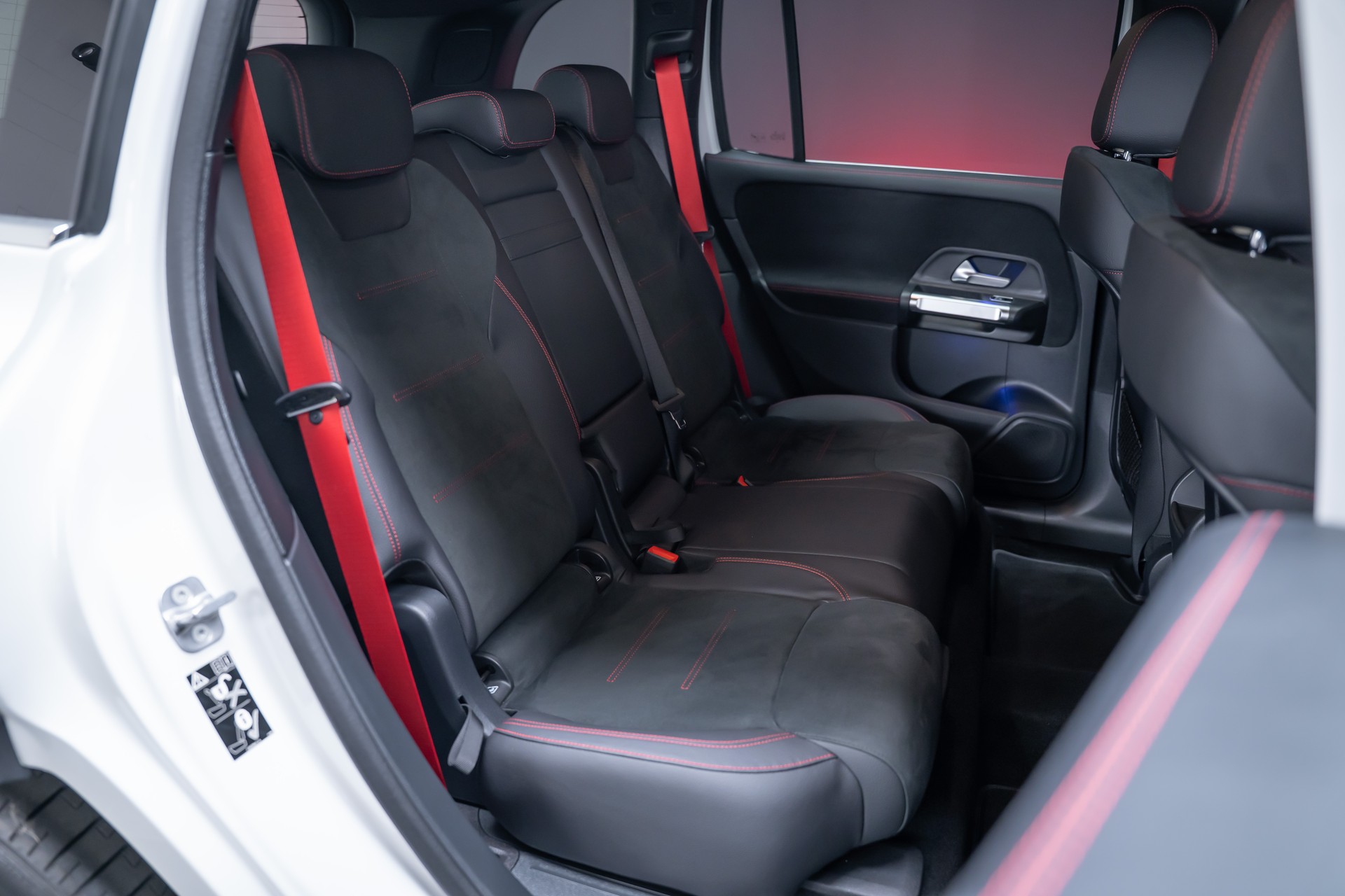 MERCEDES-BENZ GLB 35 AMG 4matic / Facelift / Ambiente-Beleuchtung / Rückfahrkamera-image-20