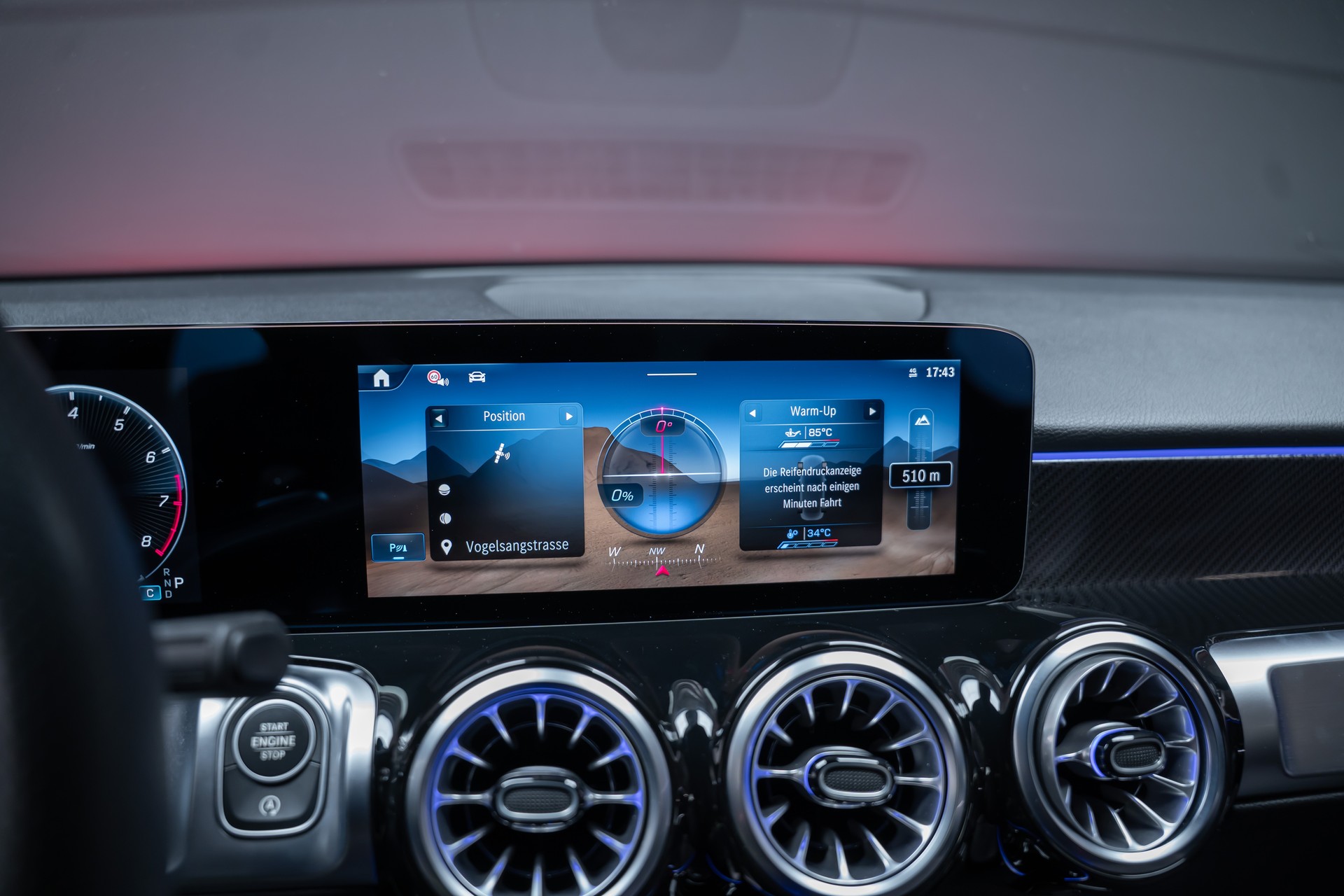 MERCEDES-BENZ GLB 35 AMG 4matic / Facelift / Ambiente-Beleuchtung / Rückfahrkamera-image-32