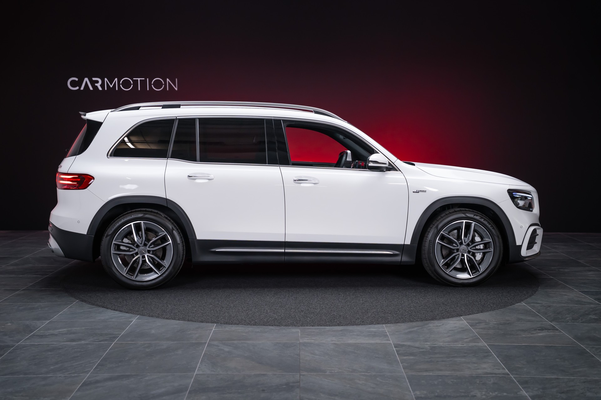 MERCEDES-BENZ GLB 35 AMG 4matic / Facelift / Ambiente-Beleuchtung / Rückfahrkamera-image-3
