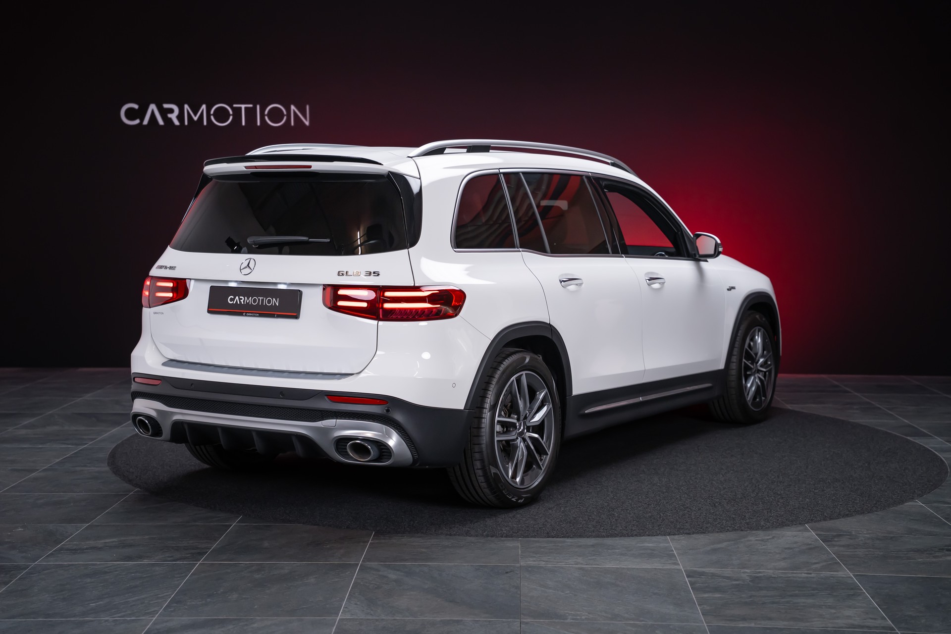 MERCEDES-BENZ GLB 35 AMG 4matic / Facelift / Ambiente-Beleuchtung / Rückfahrkamera-image-4