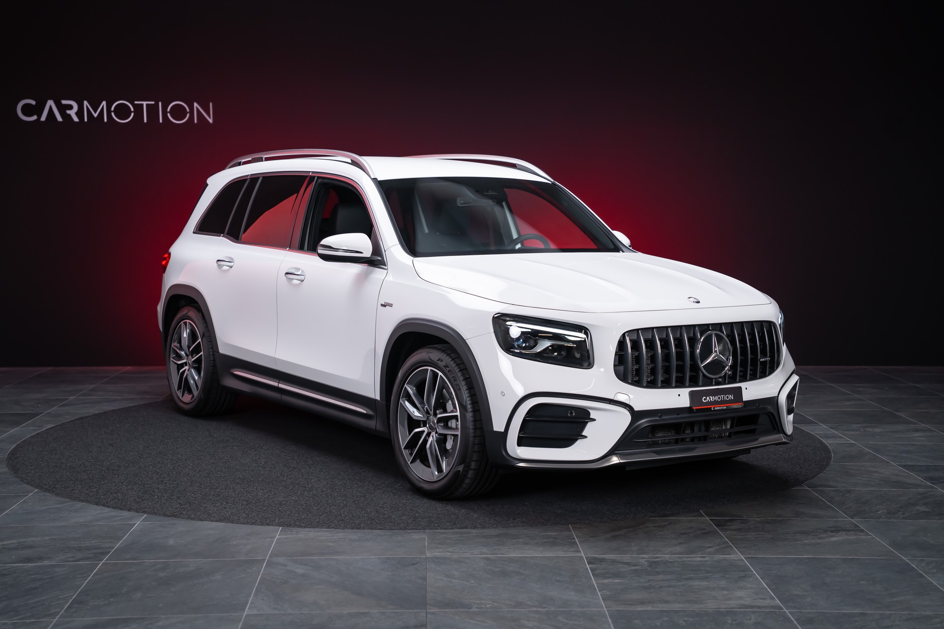 MERCEDES-BENZ GLB 35 AMG 4matic / Facelift / Ambiente-Beleuchtung / Rückfahrkamera-image-2