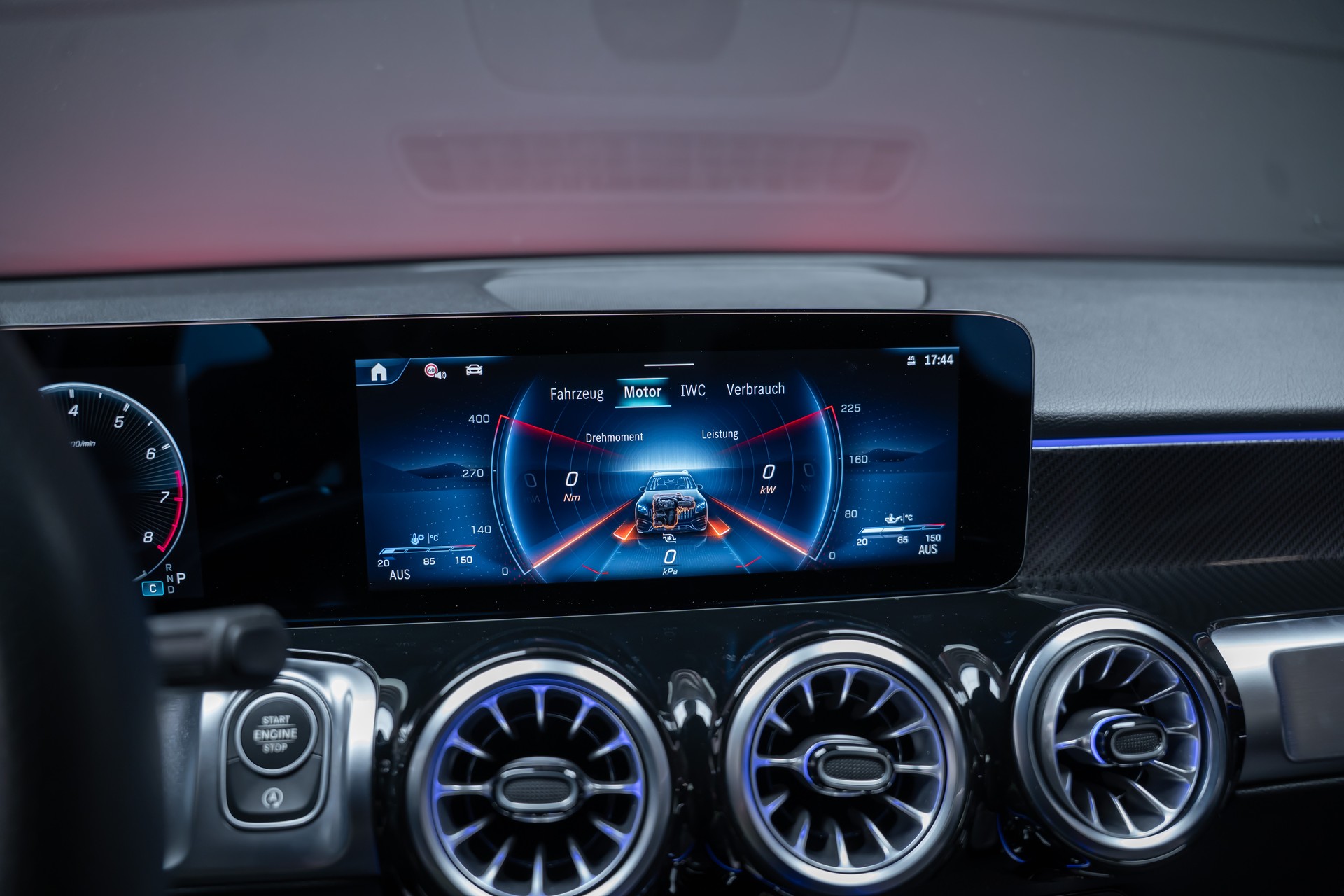 MERCEDES-BENZ GLB 35 AMG 4matic / Facelift / Ambiente-Beleuchtung / Rückfahrkamera-image-34