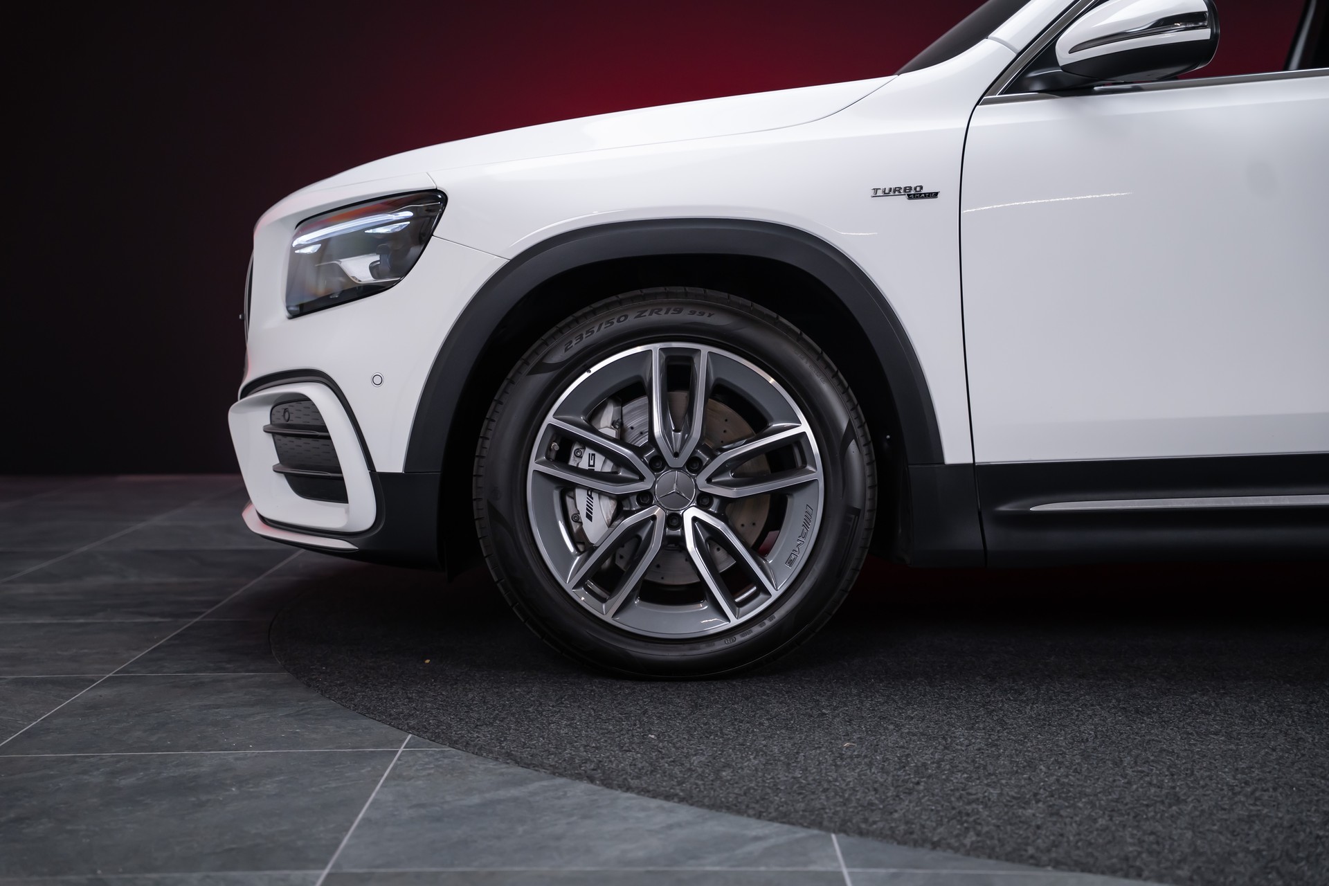 MERCEDES-BENZ GLB 35 AMG 4matic / Facelift / Ambiente-Beleuchtung / Rückfahrkamera-image-38