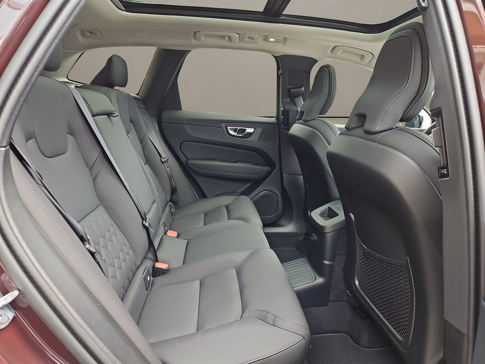 VOLVO XC60 2.0 T8 TE Ultra Dark eAWD-image-12
