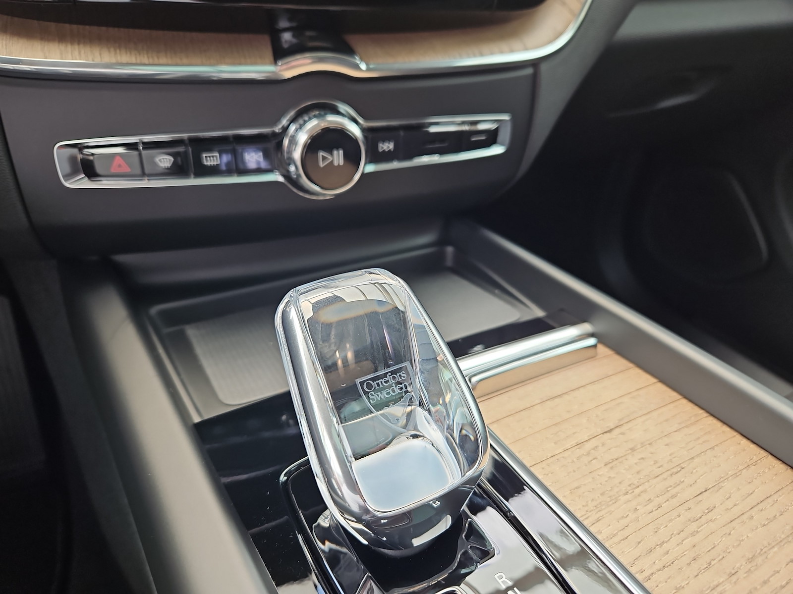 VOLVO XC60 2.0 T8 TE Ultra Dark eAWD-image-14