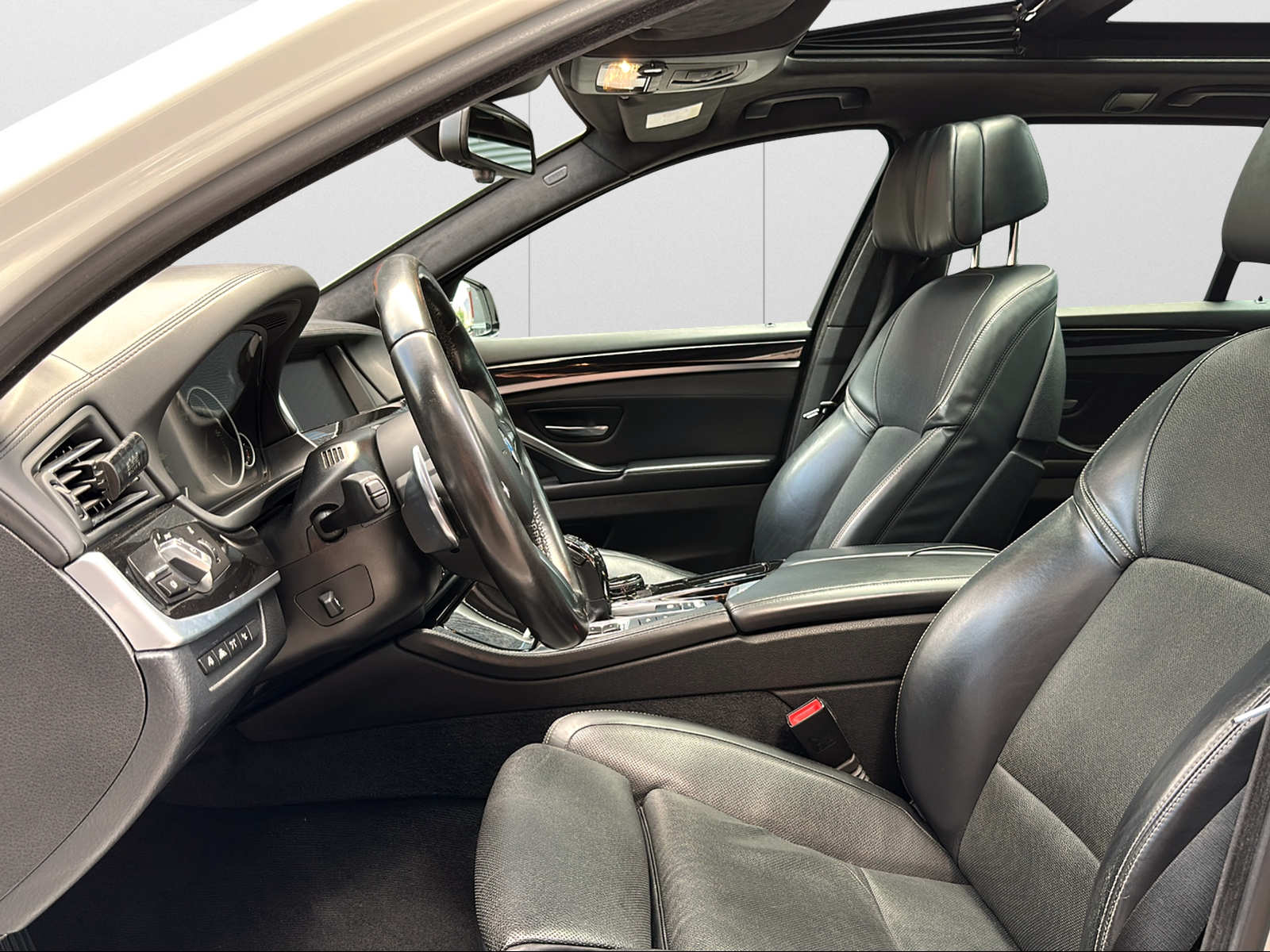 BMW M550d Touring xDrive Steptronic-image-5