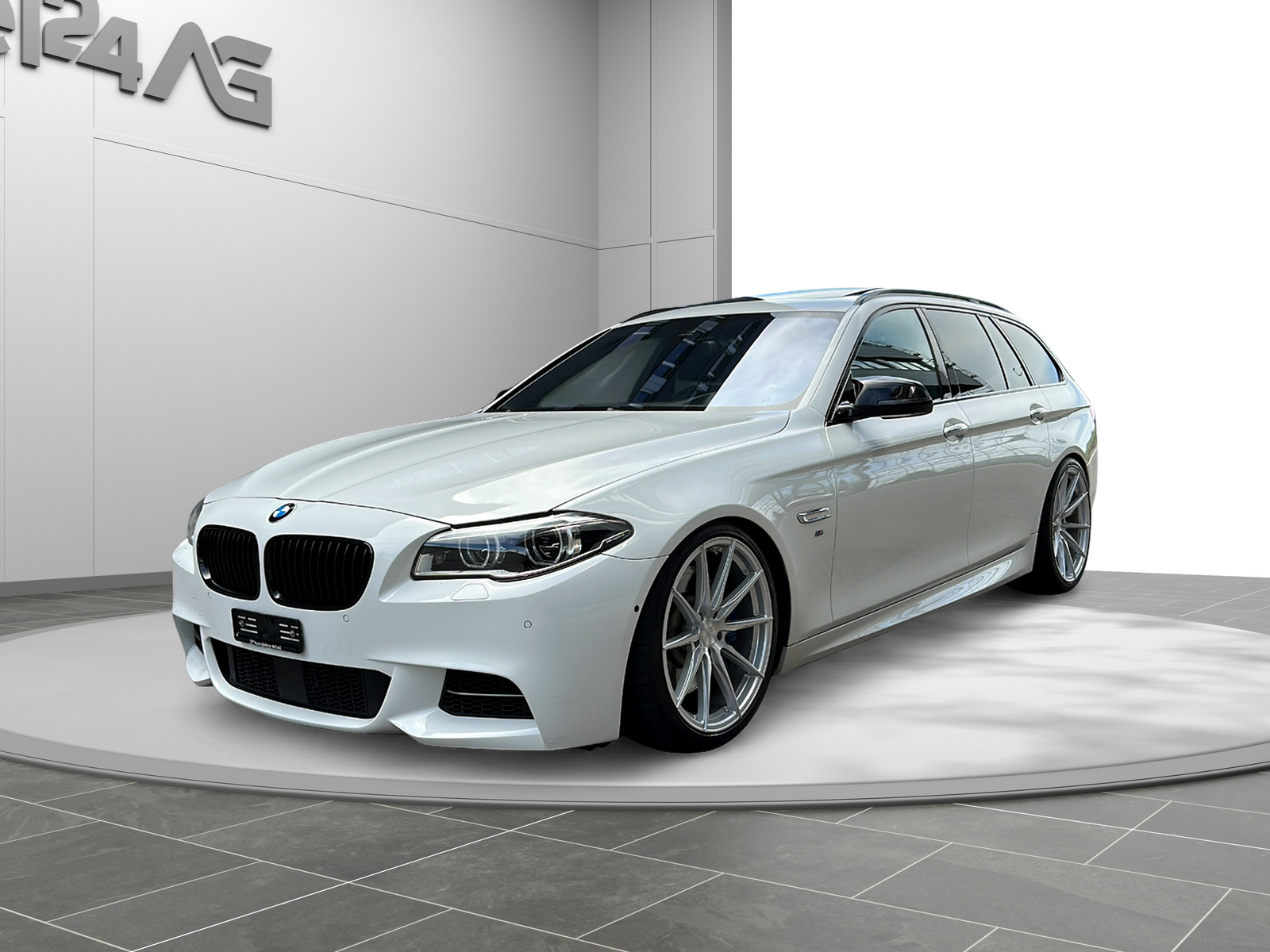 BMW M550d Touring xDrive Steptronic-image-1