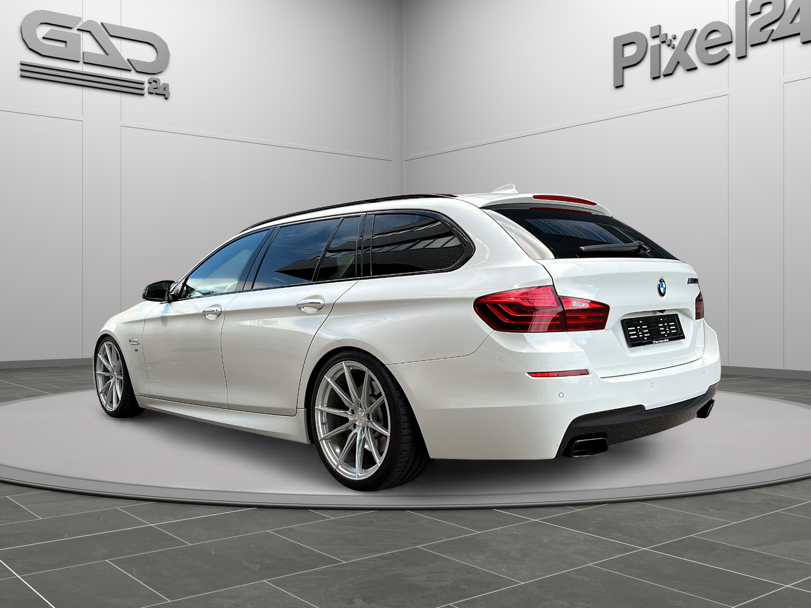 BMW M550d Touring xDrive Steptronic-image-4