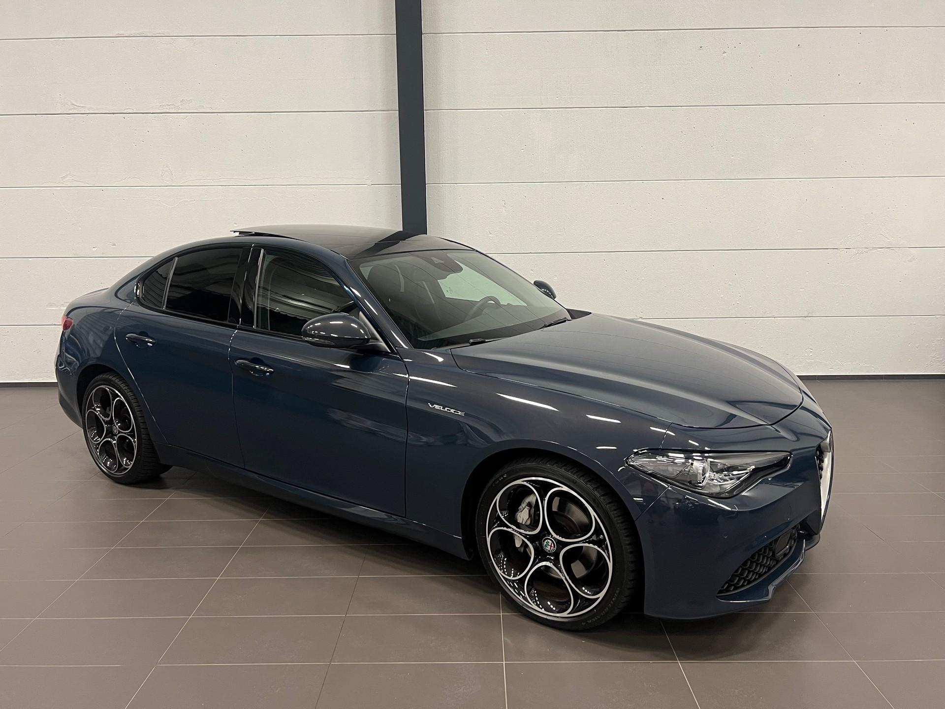 ALFA ROMEO Giulia 2.2 JTDM Veloce Q4 Automatic-image-3