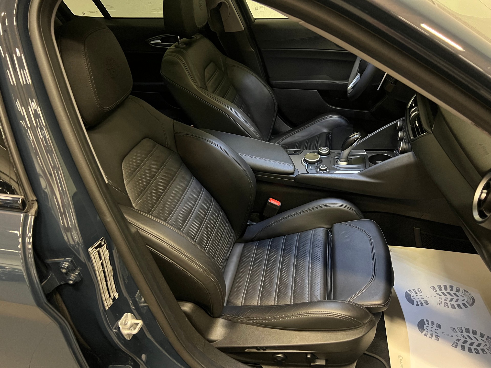 ALFA ROMEO Giulia 2.2 JTDM Veloce Q4 Automatic-image-21