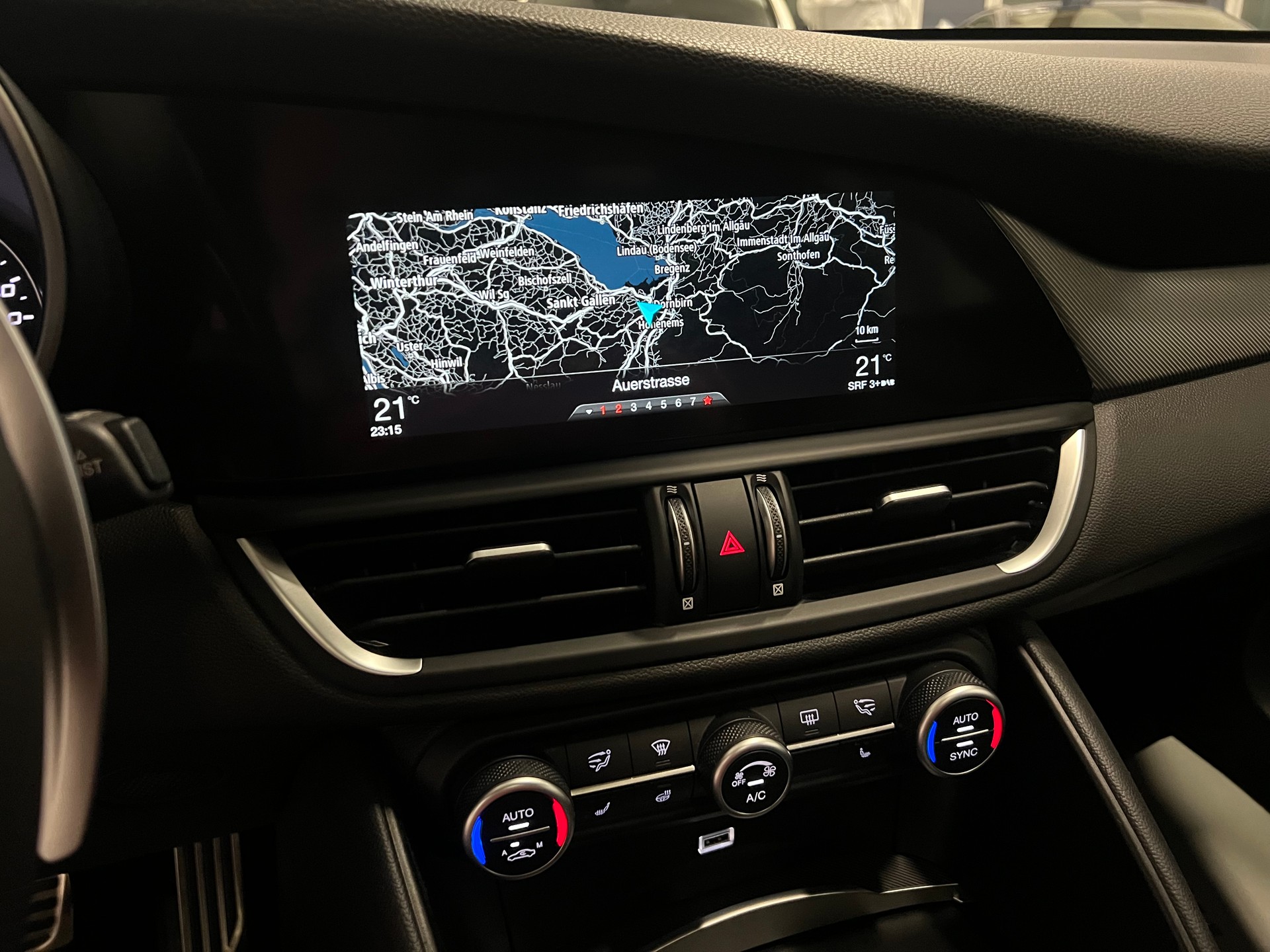ALFA ROMEO Giulia 2.2 JTDM Veloce Q4 Automatic-image-27