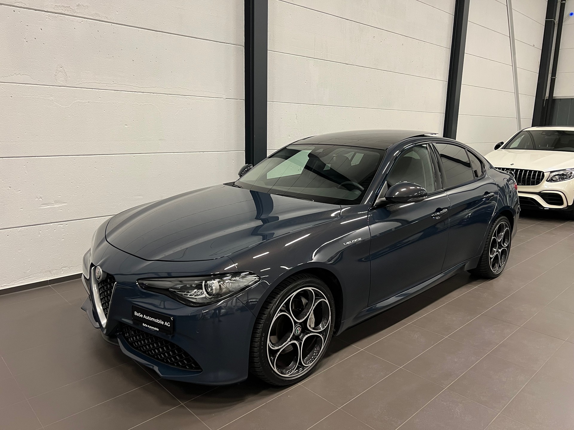 ALFA ROMEO Giulia 2.2 JTDM Veloce Q4 Automatic-image-4