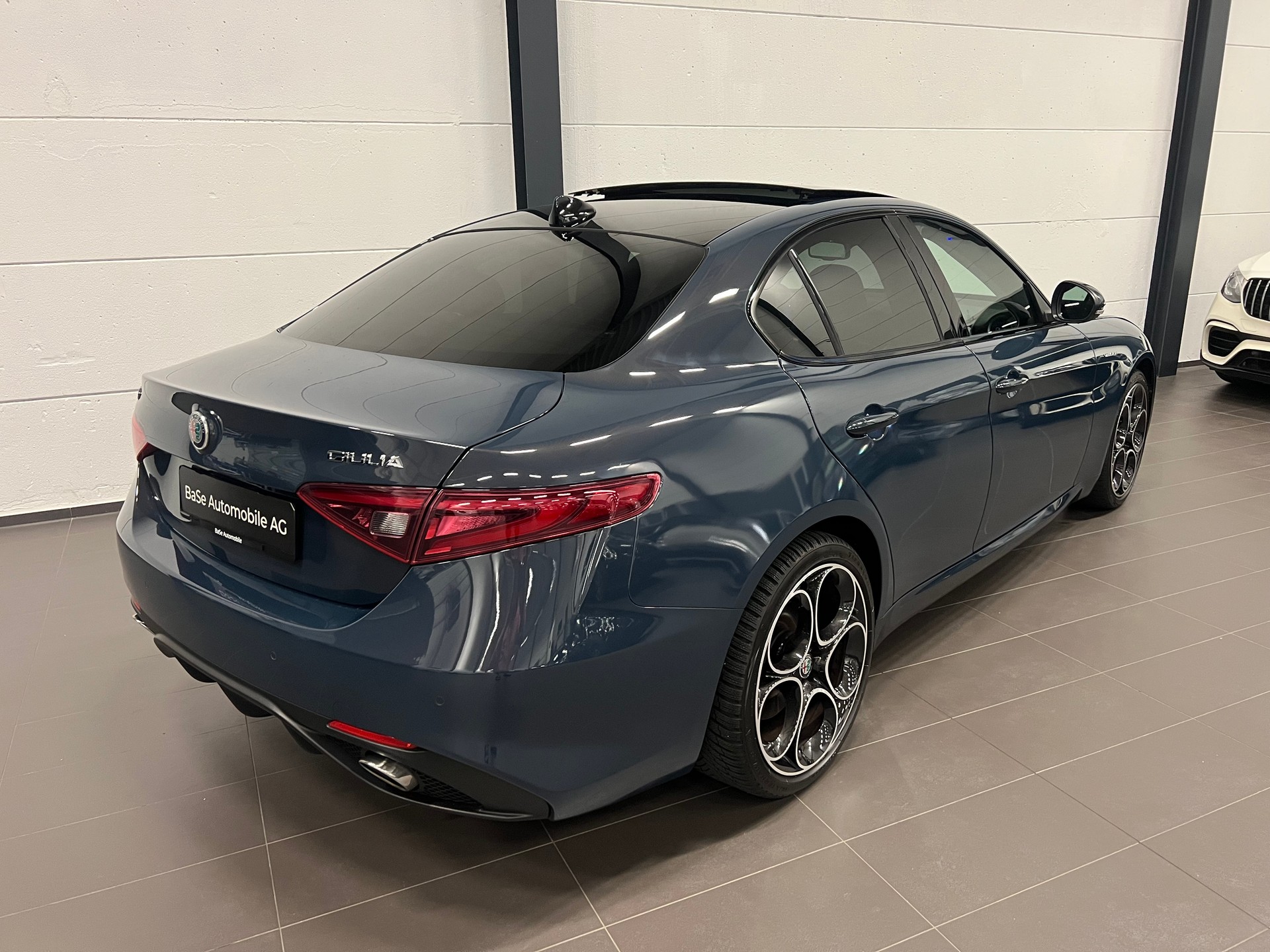 ALFA ROMEO Giulia 2.2 JTDM Veloce Q4 Automatic-image-11