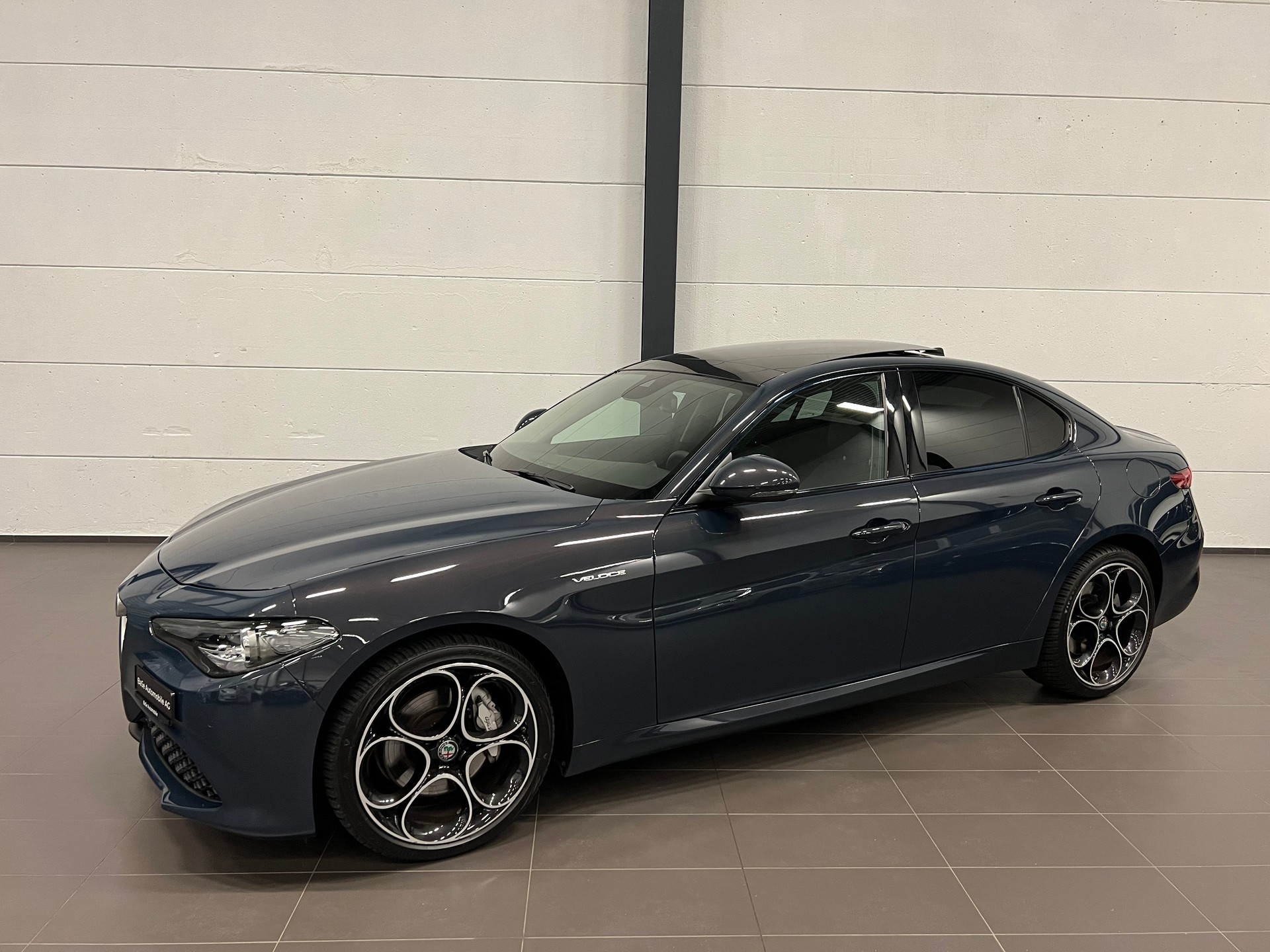 ALFA ROMEO Giulia 2.2 JTDM Veloce Q4 Automatic-image-2