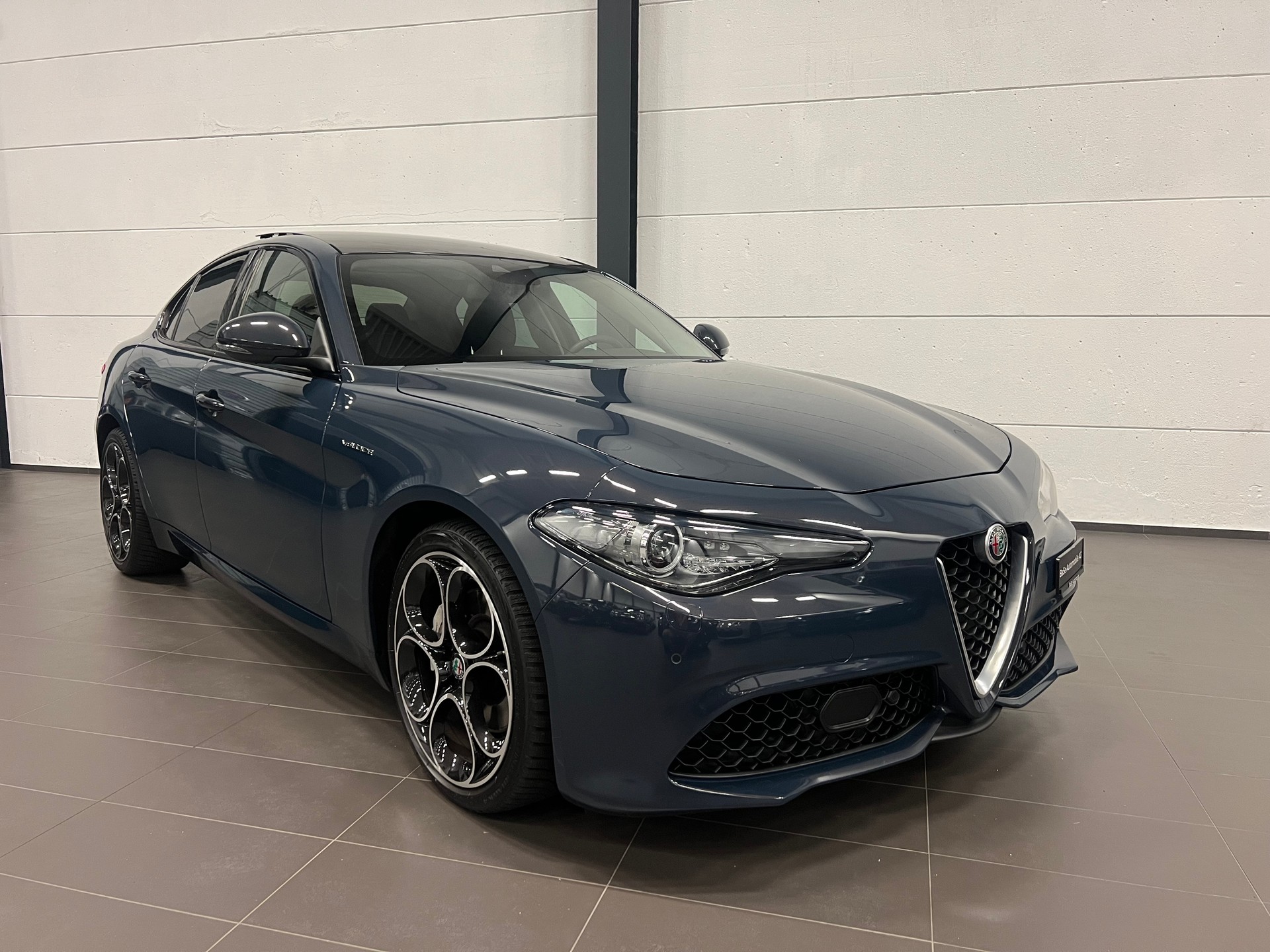 ALFA ROMEO Giulia 2.2 JTDM Veloce Q4 Automatic-image-1