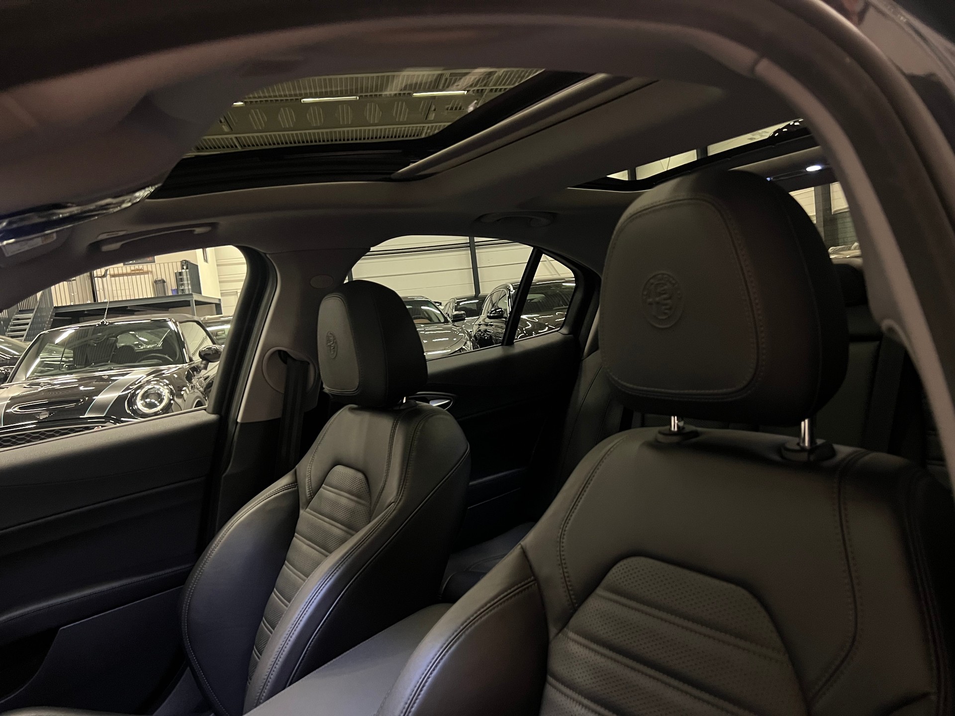 ALFA ROMEO Giulia 2.2 JTDM Veloce Q4 Automatic-image-19
