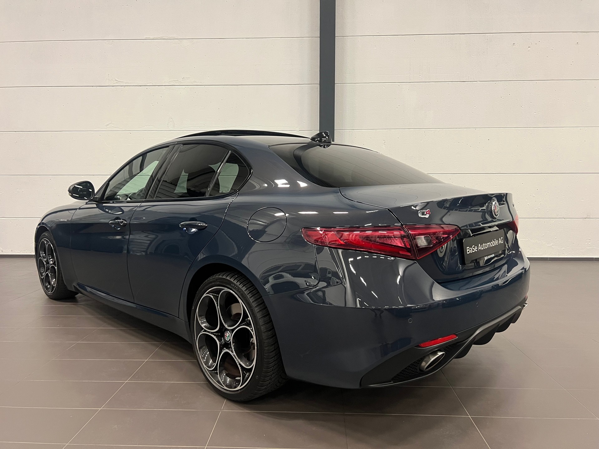 ALFA ROMEO Giulia 2.2 JTDM Veloce Q4 Automatic-image-12