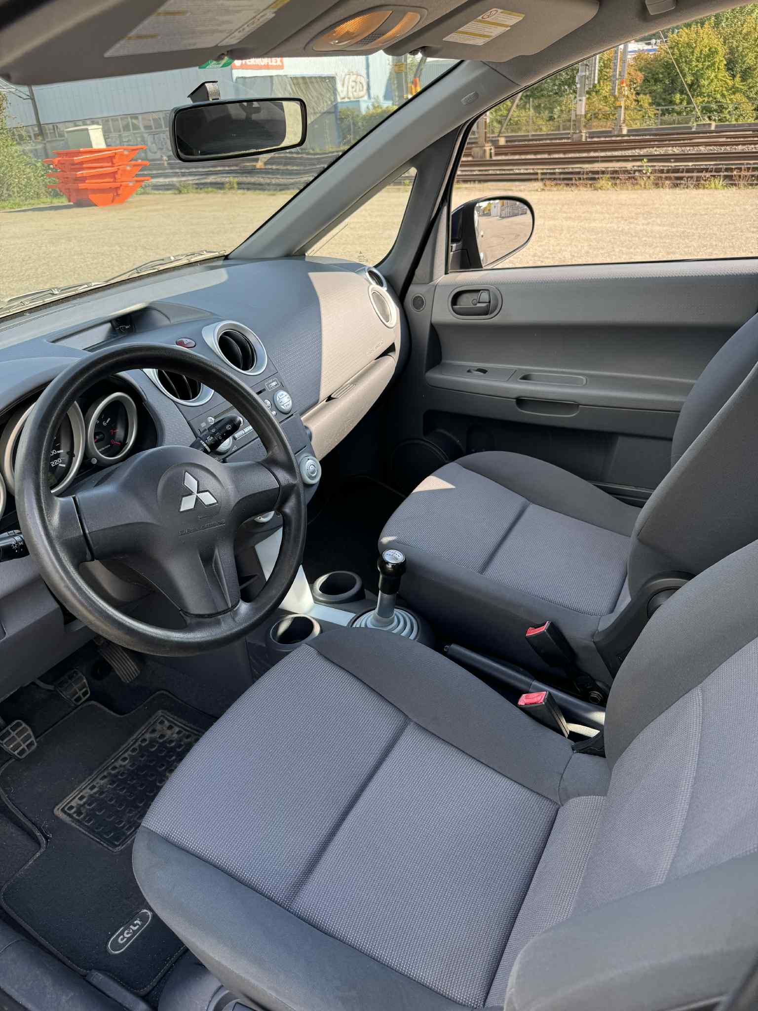 MITSUBISHI Colt 1.3 16V Invite-image-8