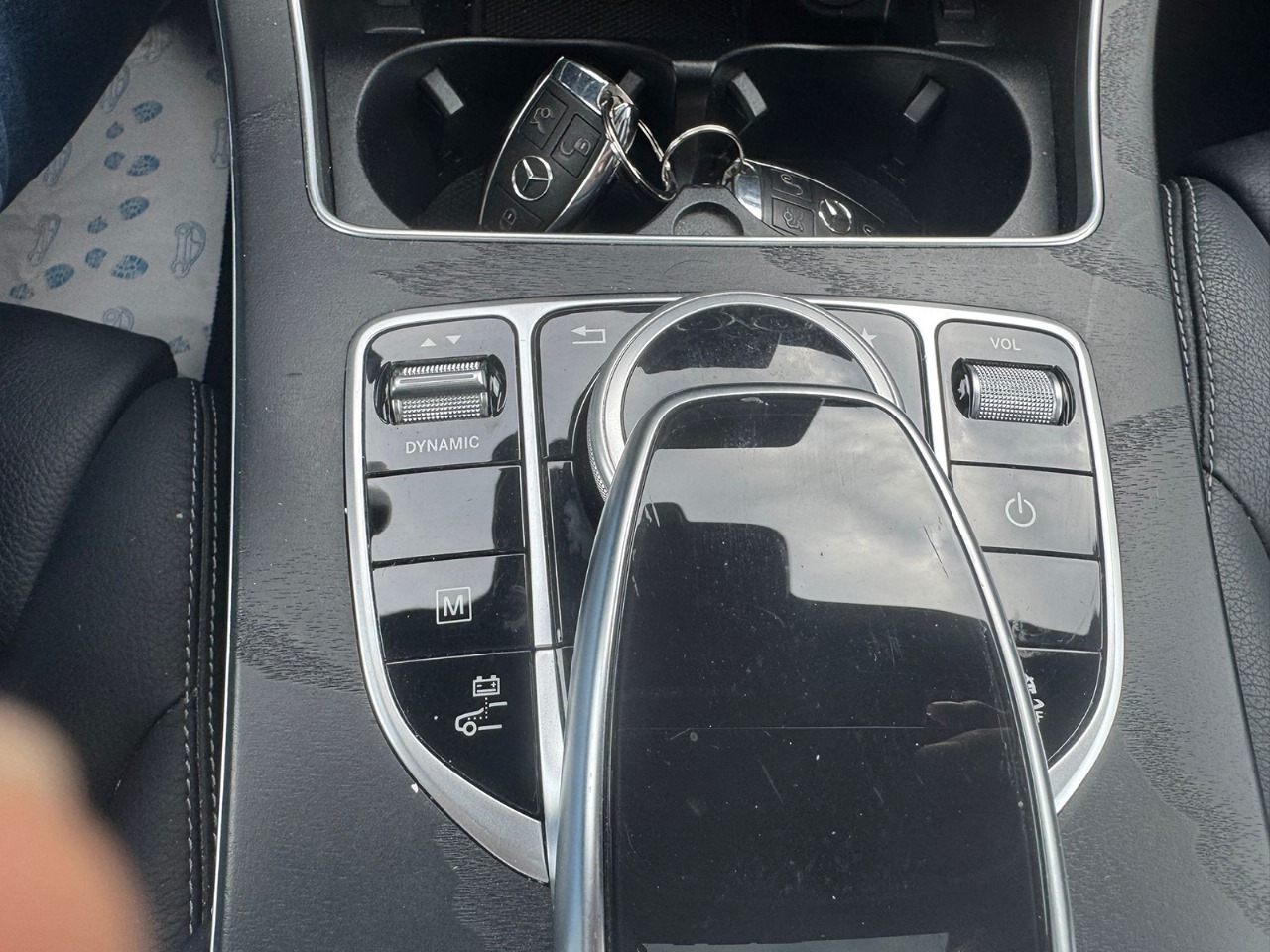 MERCEDES-BENZ GLC 350 e AMG Line 4Matic 7G-Tronic-image-7